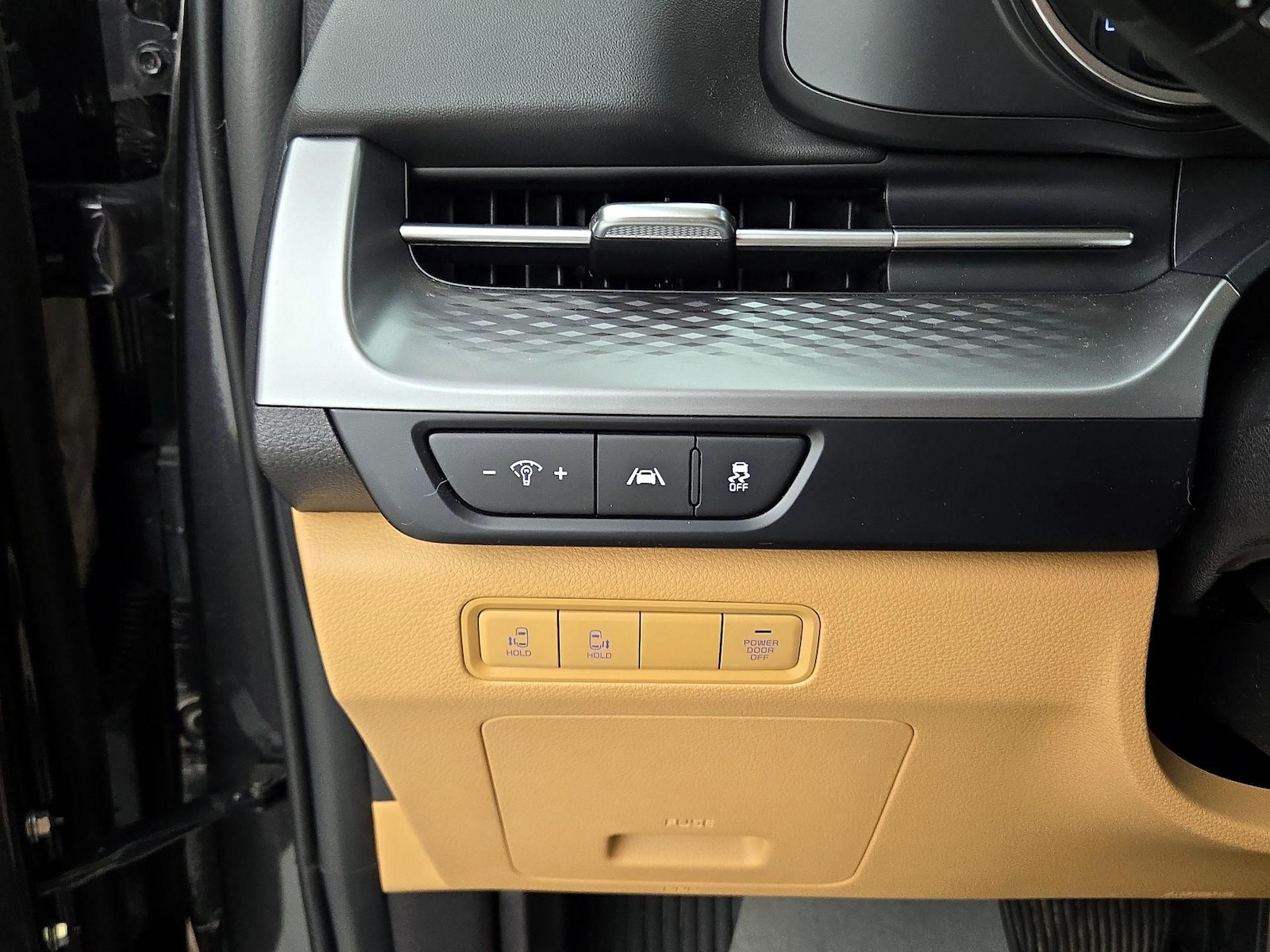 2024 Kia Carnival LX Seat Pkg - Photo 14