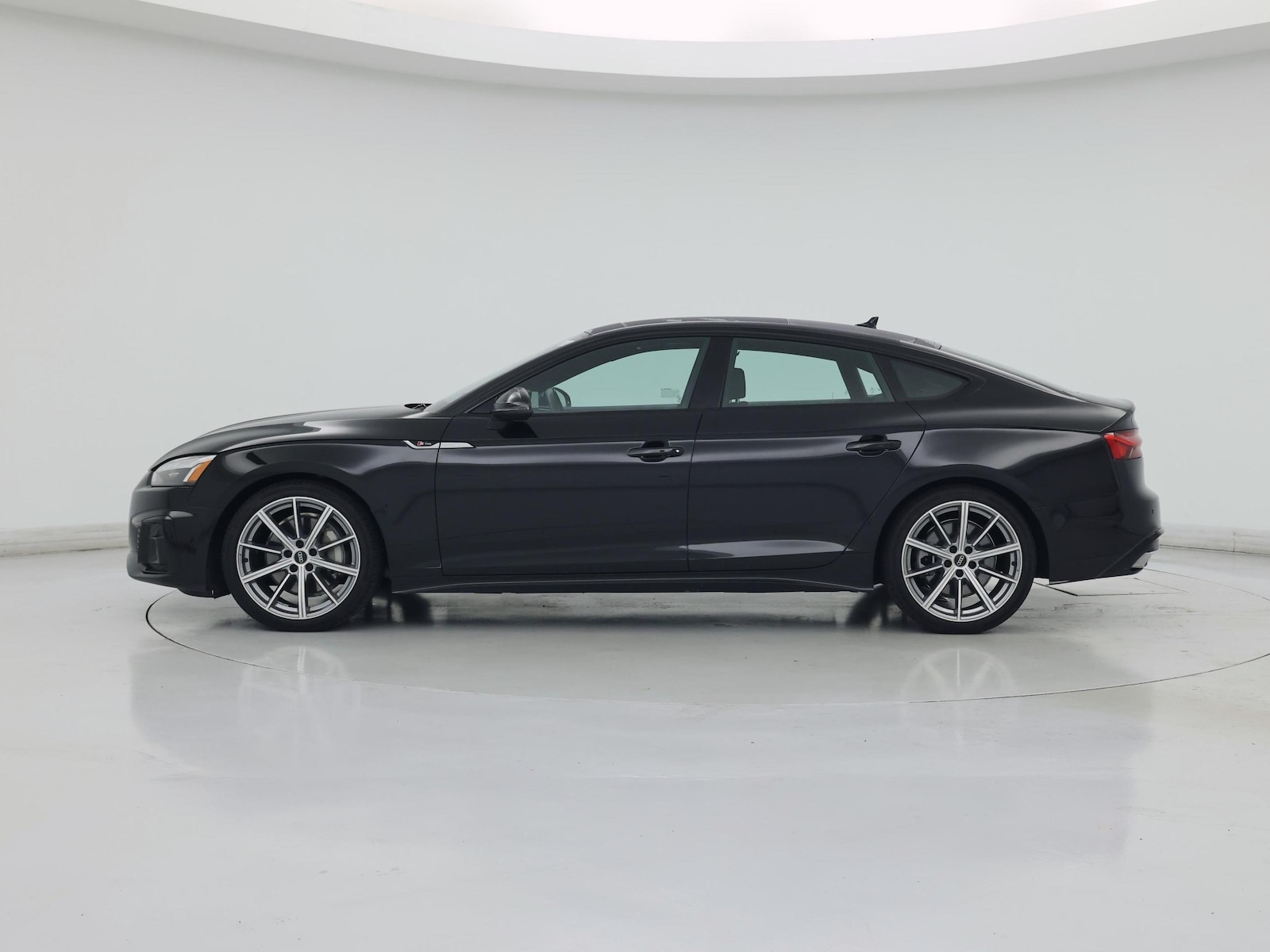 2025 Audi A5 Sportback Premium - Photo 4