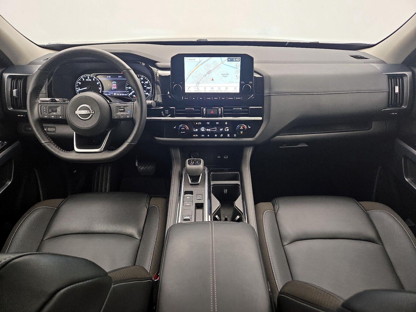 2025 Nissan Pathfinder SL - Photo 10