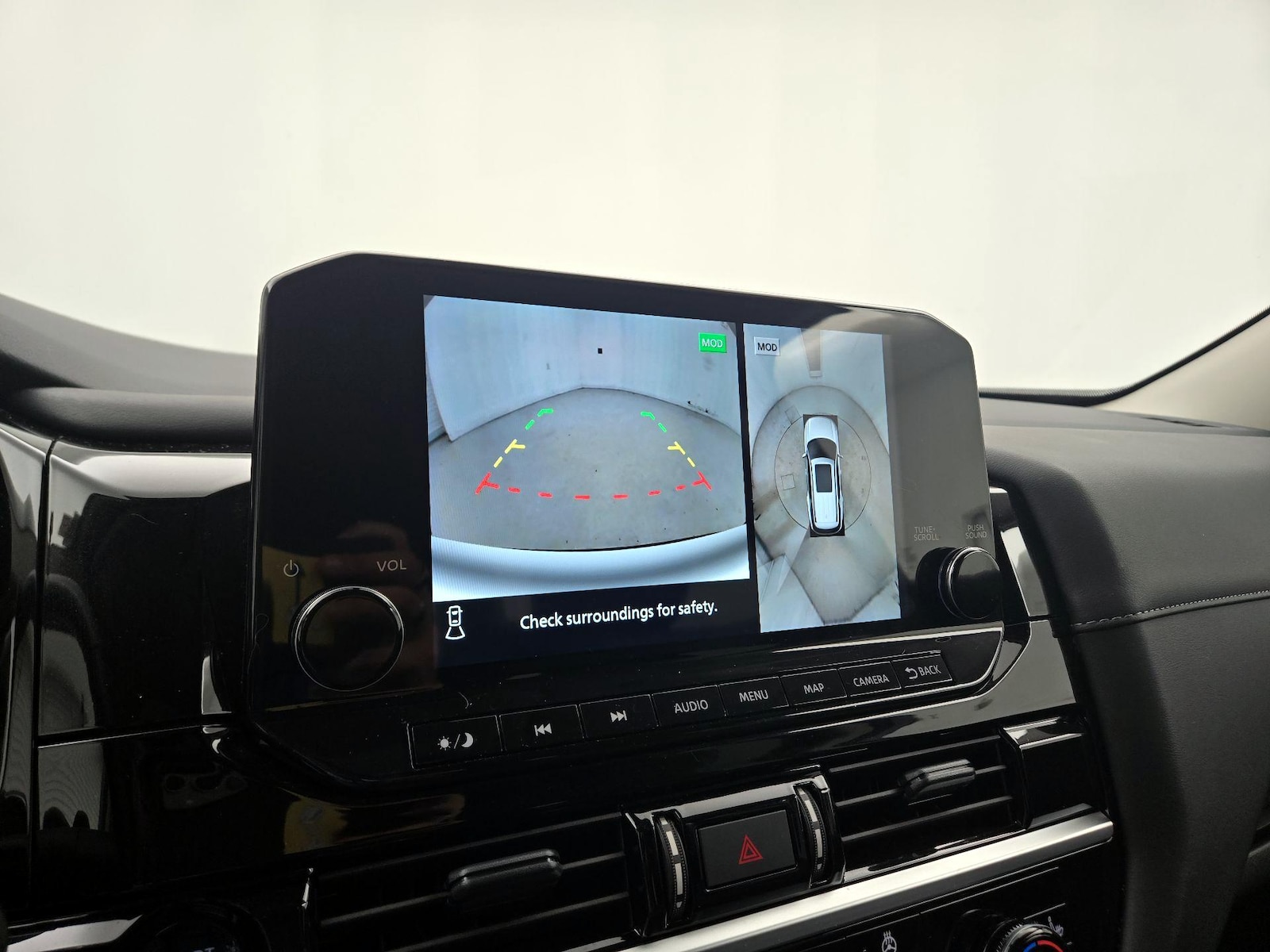 2025 Nissan Pathfinder SL - Photo 16