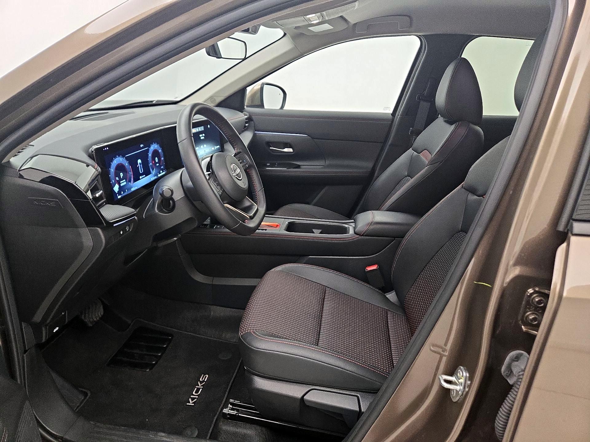 Thumbnail: 2025 Nissan Kicks - 11