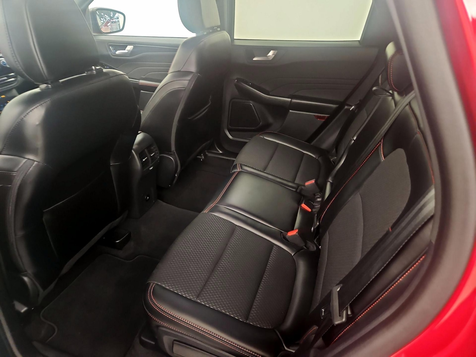 2026 Ford Escape ST-Line - Photo 19