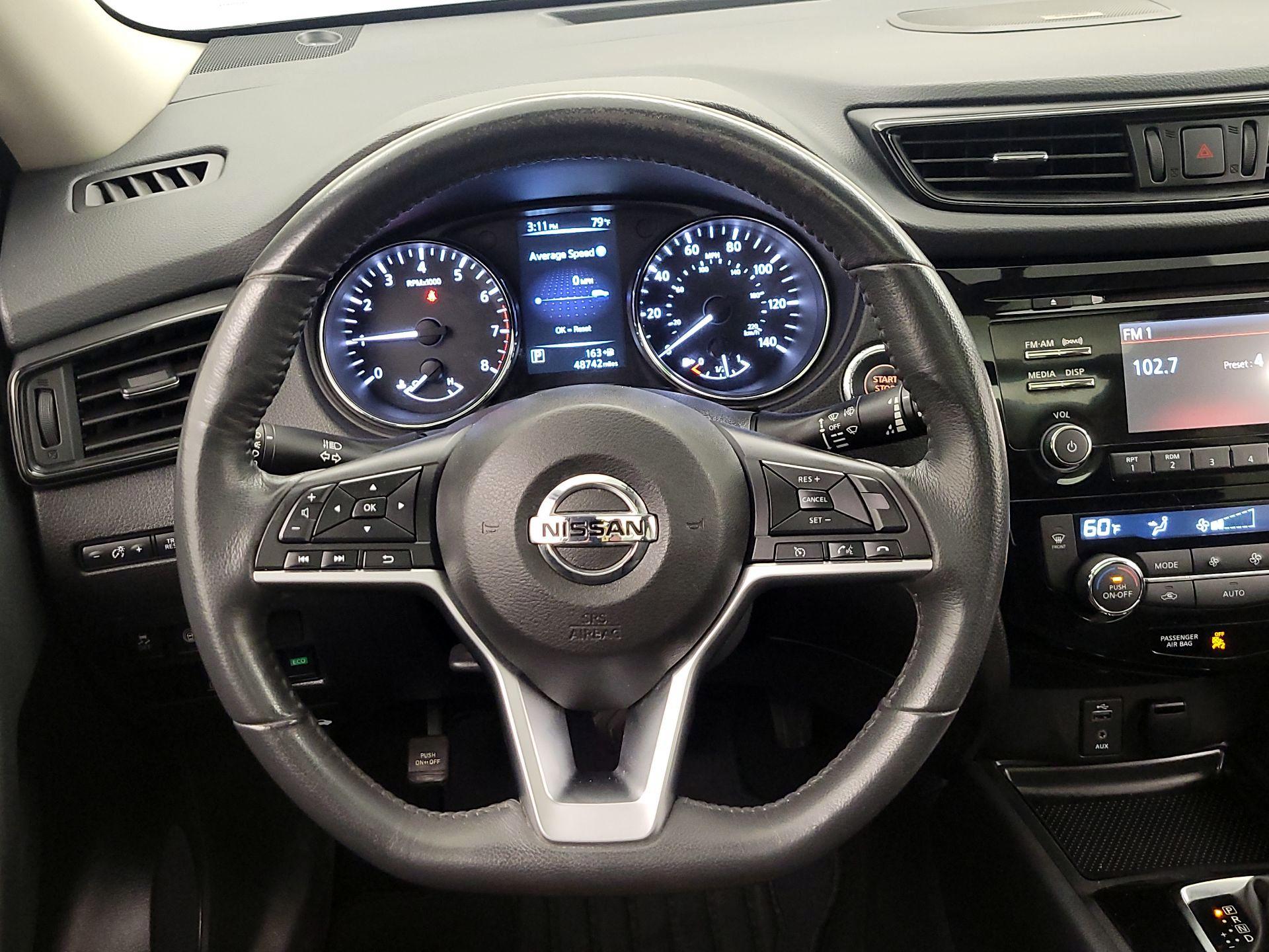 Thumbnail: 2017 Nissan Rogue - 10