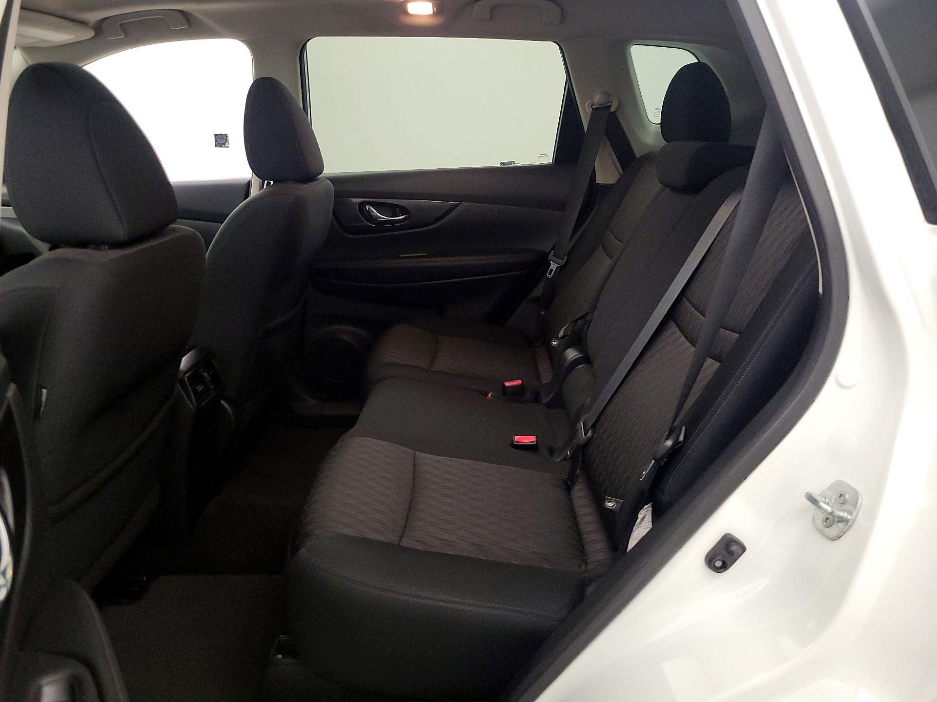 Thumbnail: 2017 Nissan Rogue - 20