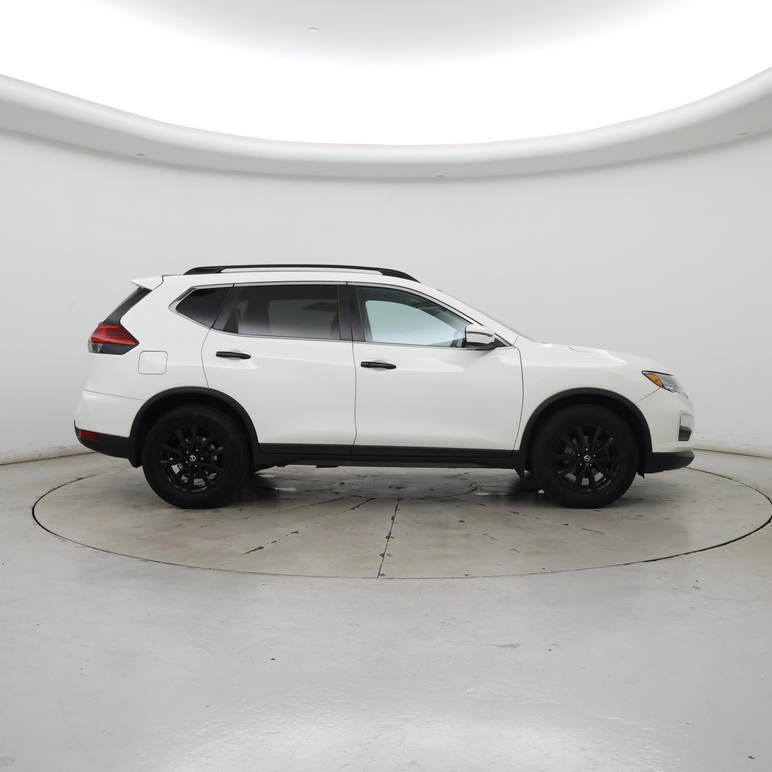 Thumbnail: 2017 Nissan Rogue - 7