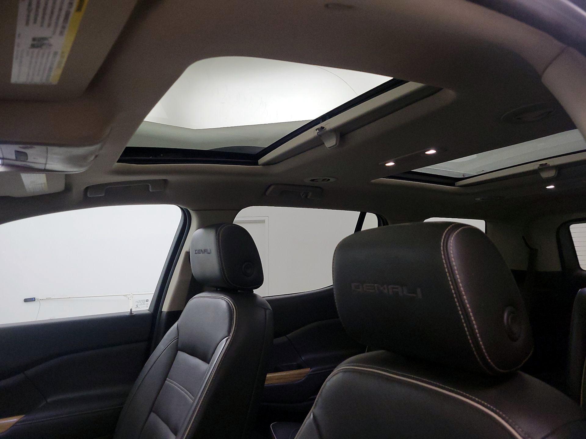 Thumbnail: 2017 GMC Acadia - 19