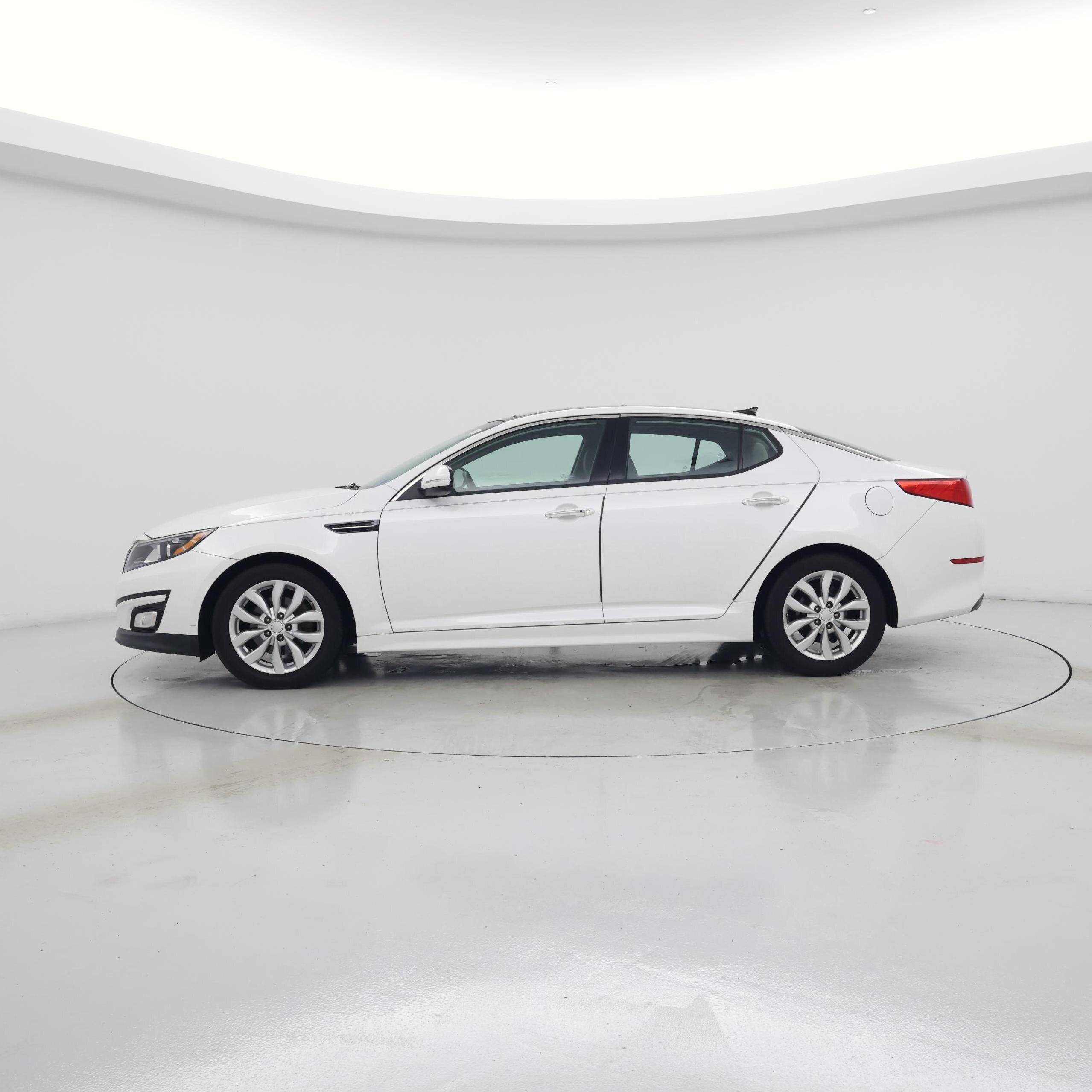 Thumbnail: 2015 Kia Optima - 3
