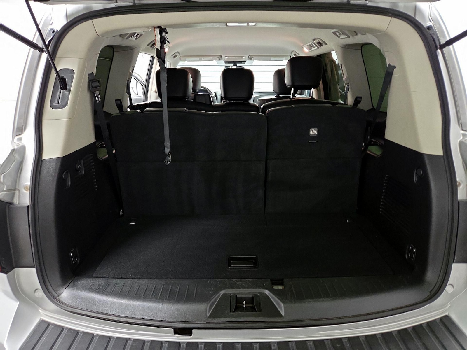 2021 Nissan Armada SV - Photo 23