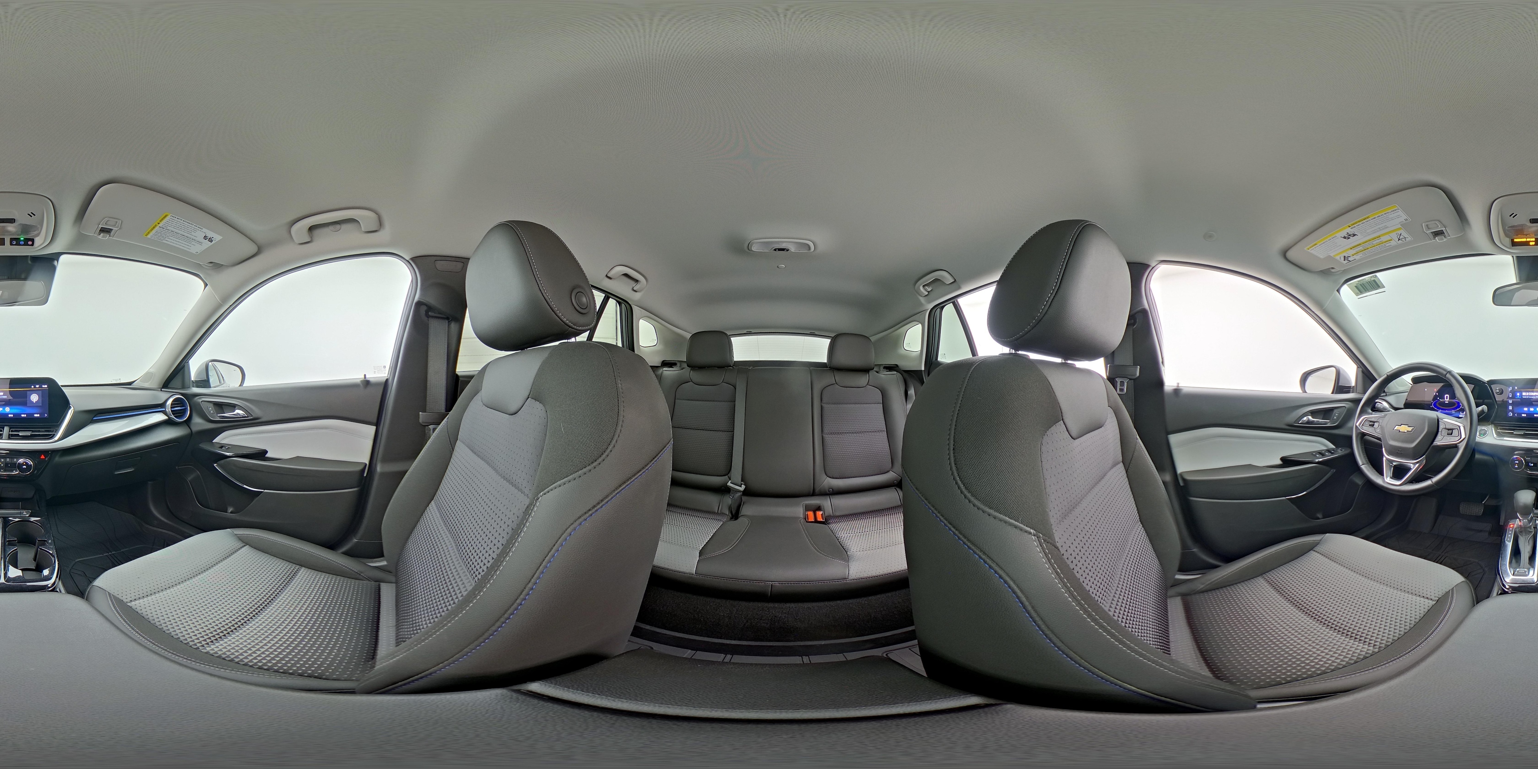 2025 Chevrolet Trax LT - Photo 24