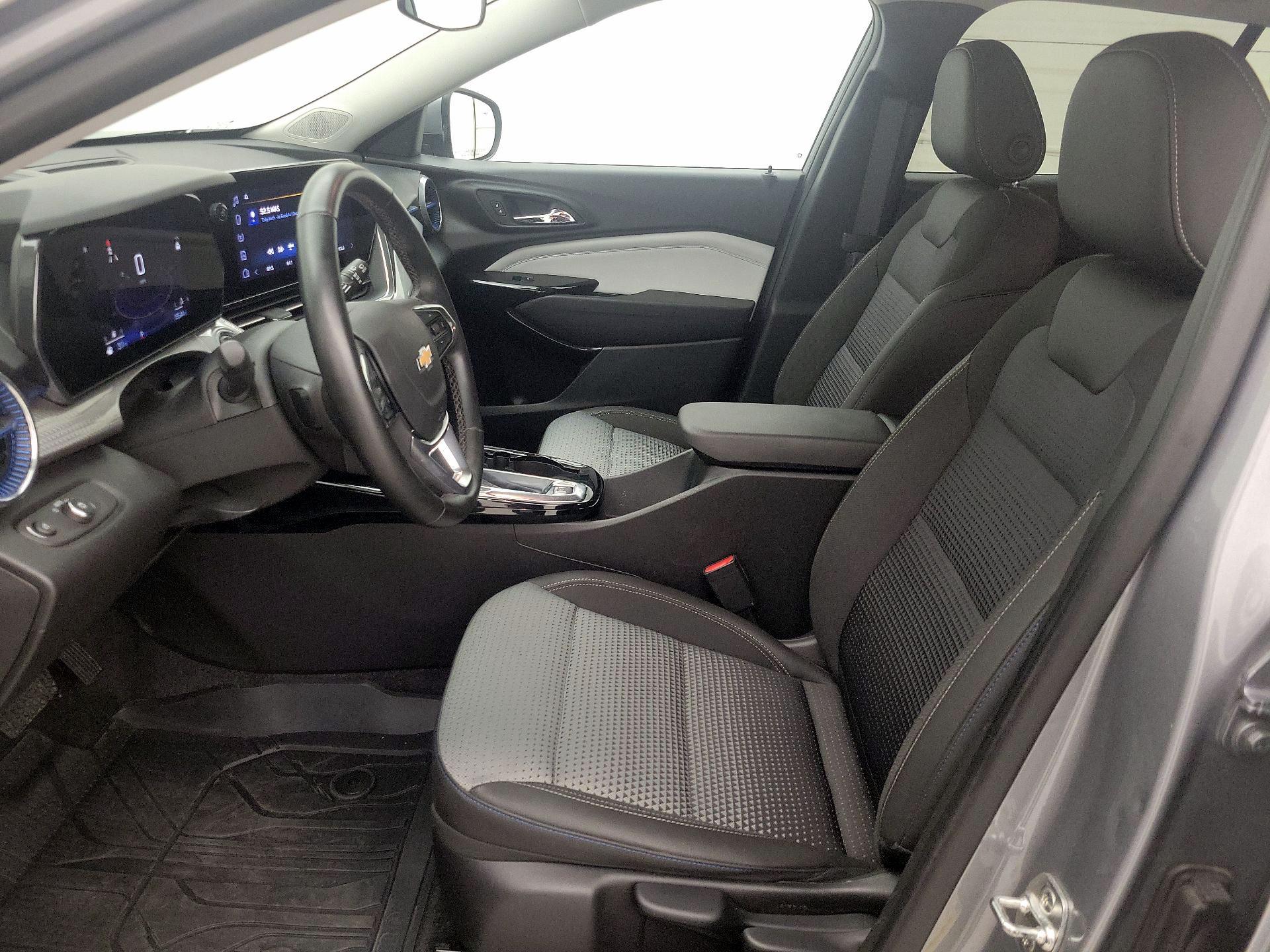 Thumbnail: 2025 Chevrolet Trax - 11