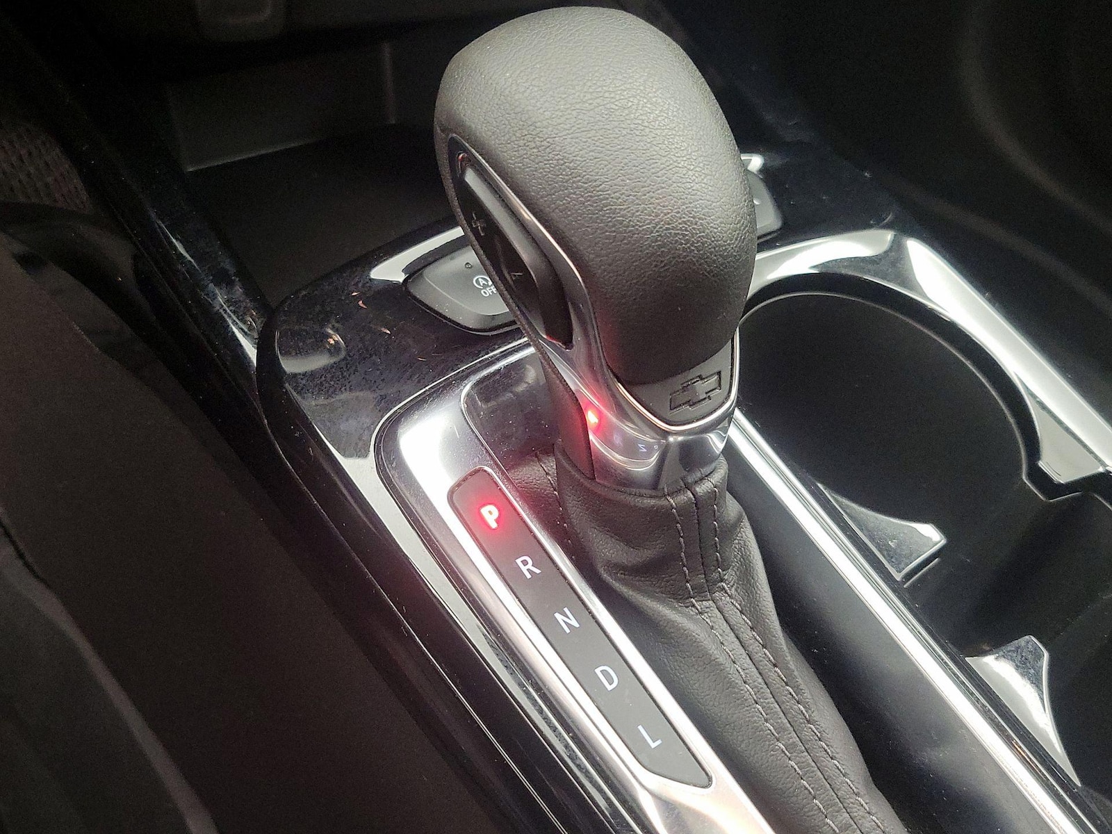 2025 Chevrolet Trax LT - Photo 18