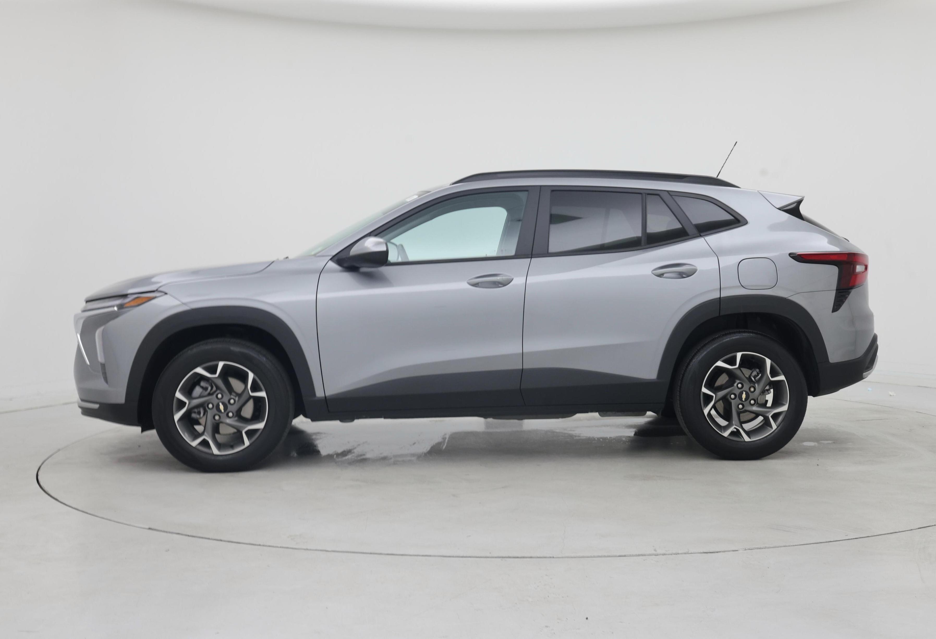 Thumbnail: 2025 Chevrolet Trax - 3