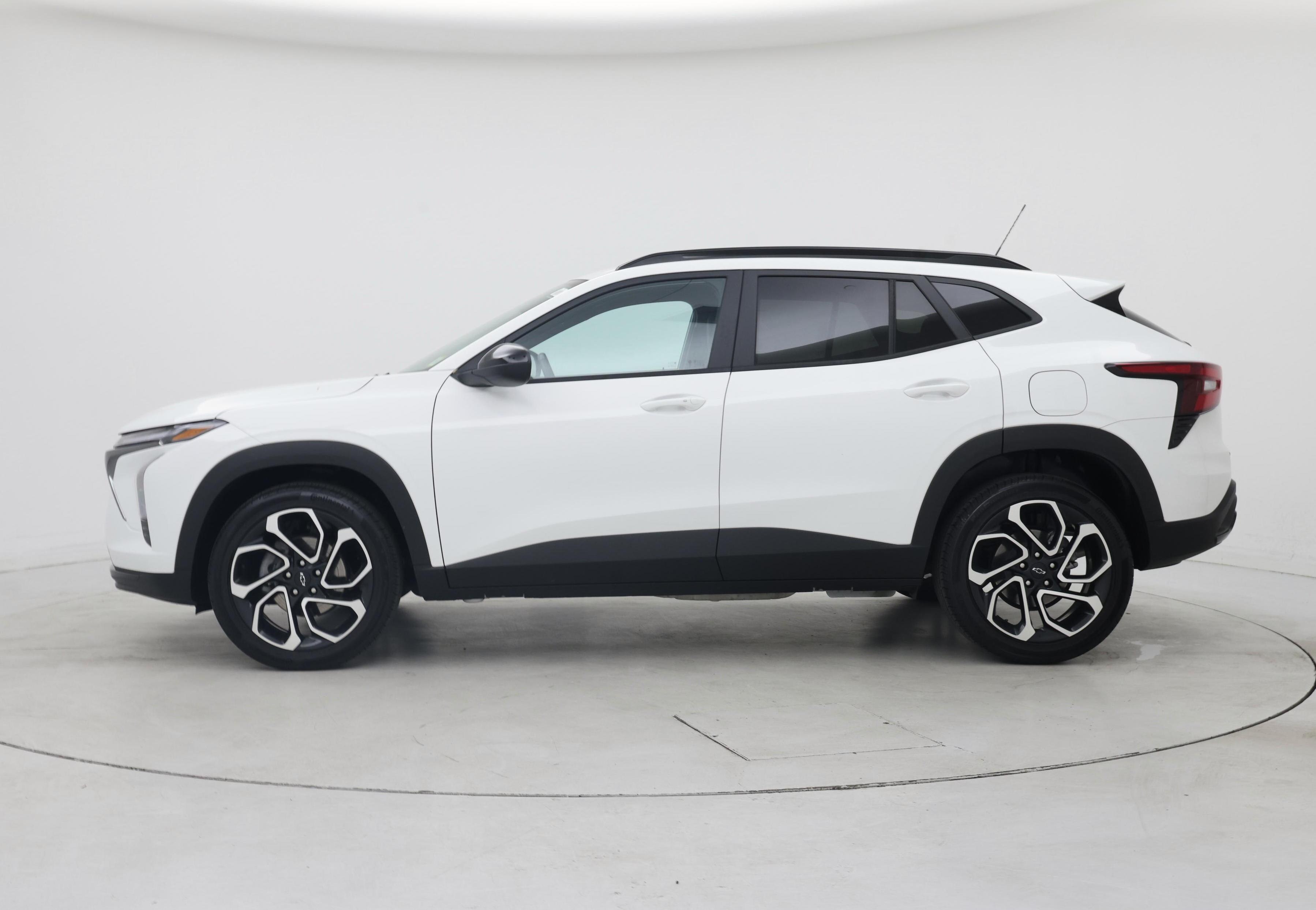Thumbnail: 2025 Chevrolet Trax - 3