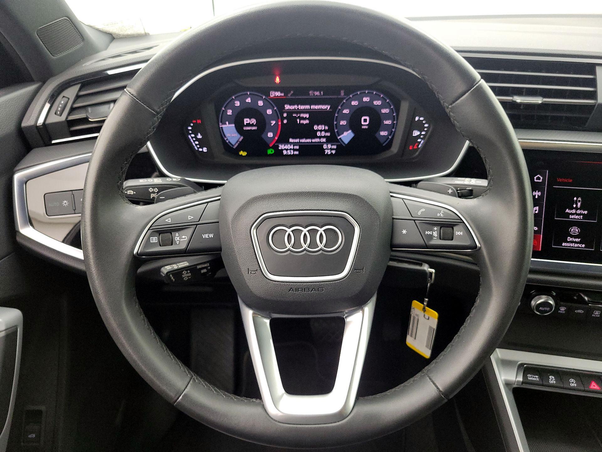 Thumbnail: 2025 Audi Q3 - 10