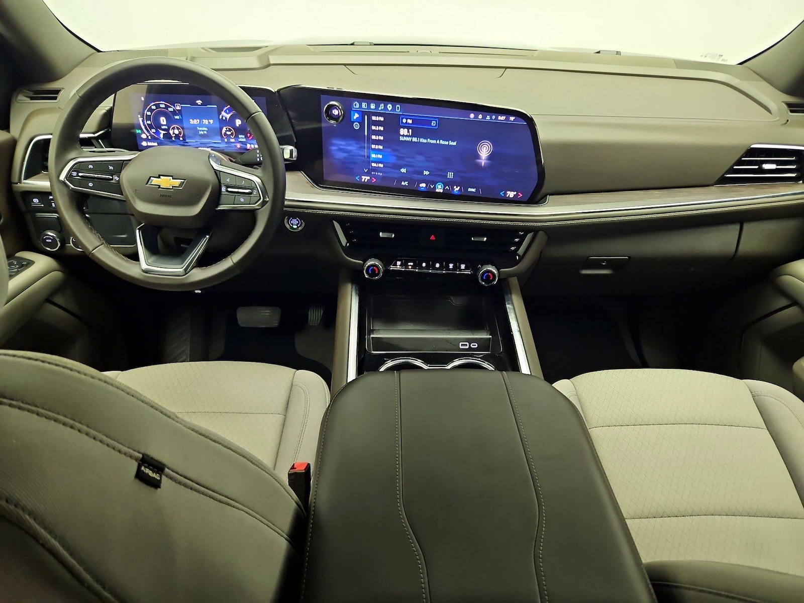 2025 Chevrolet Tahoe LS - Photo 10