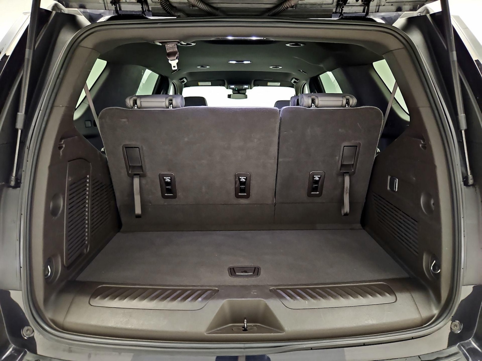 2025 Chevrolet Tahoe LS - Photo 22