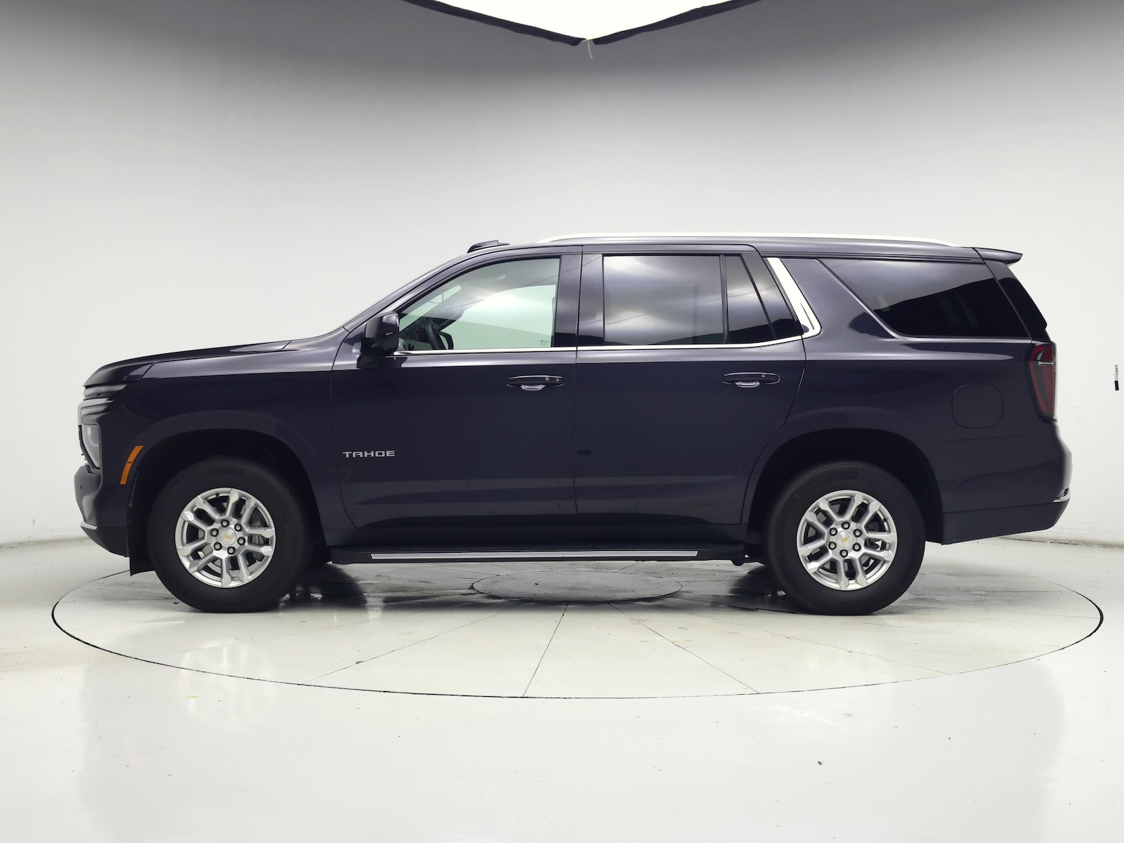 2025 Chevrolet Tahoe LS - Photo 4