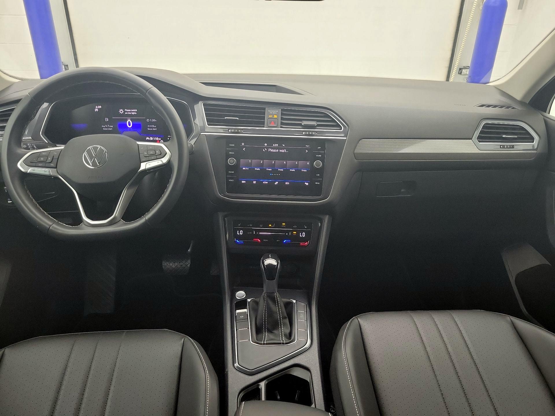Thumbnail: 2023 Volkswagen Tiguan - 9