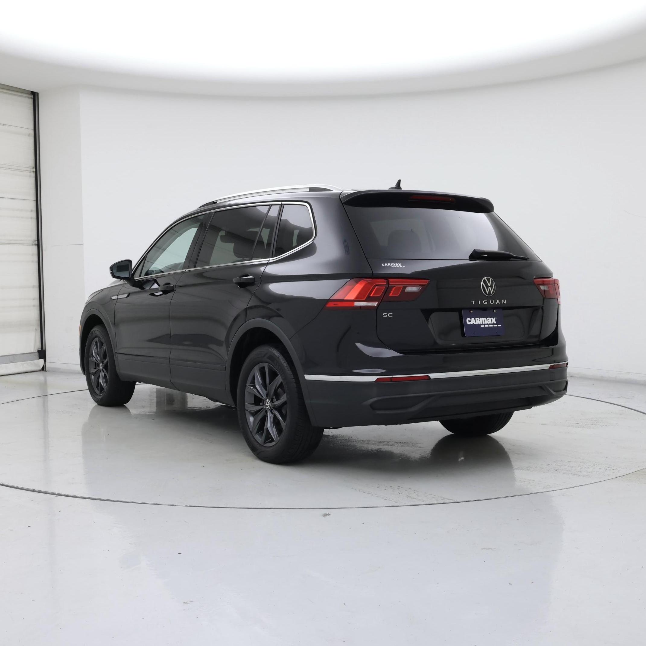 Thumbnail: 2023 Volkswagen Tiguan - 2