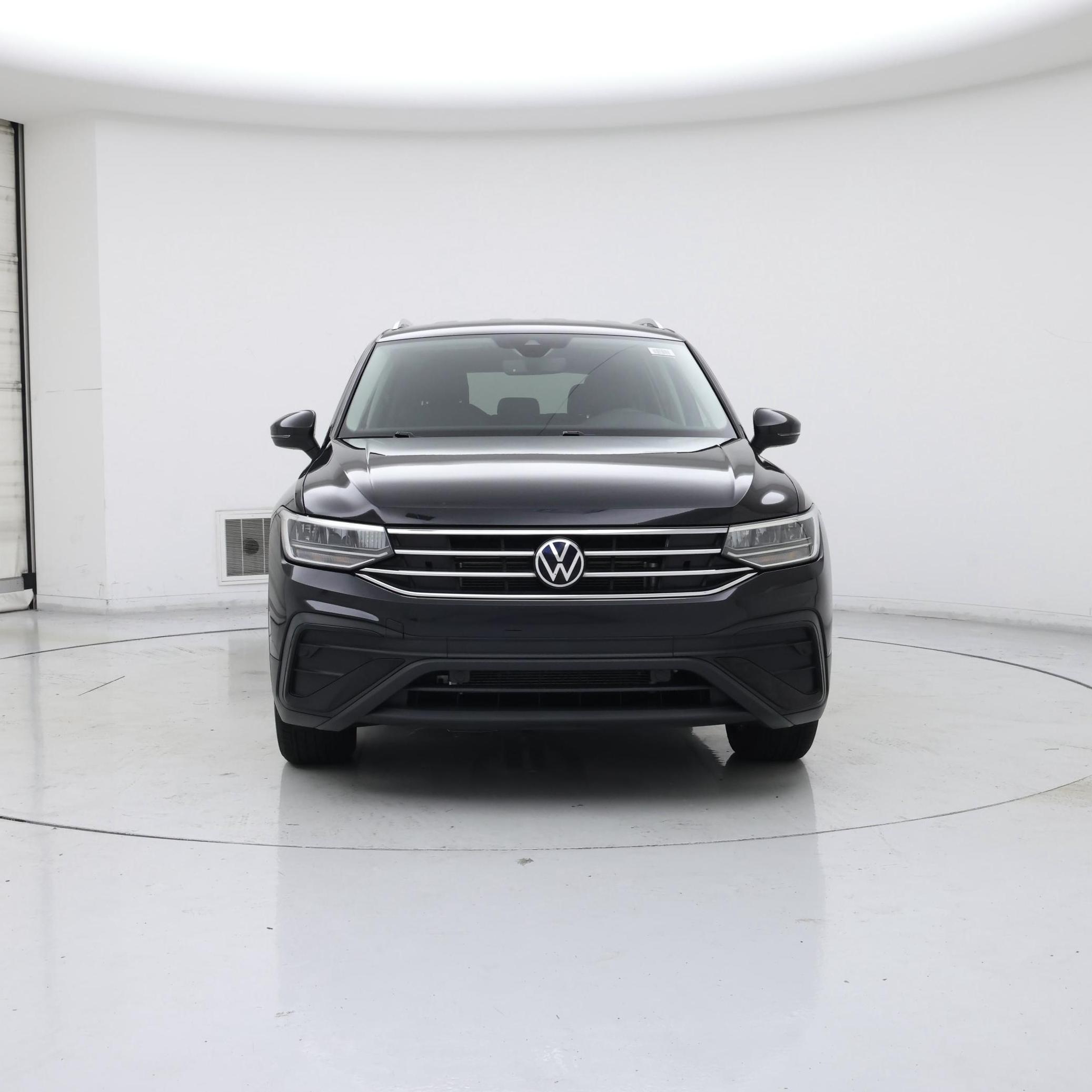 Thumbnail: 2023 Volkswagen Tiguan - 5