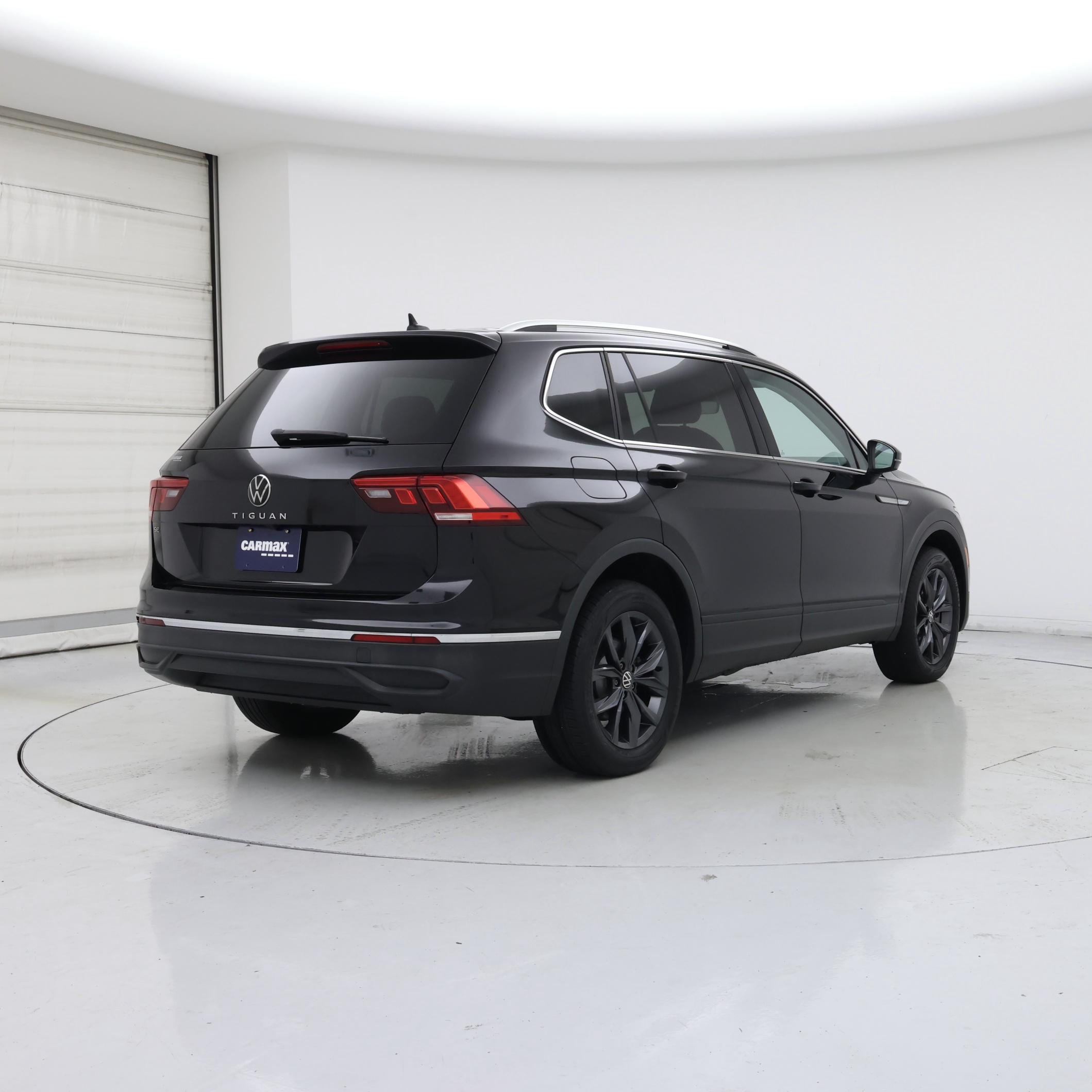 Thumbnail: 2023 Volkswagen Tiguan - 8
