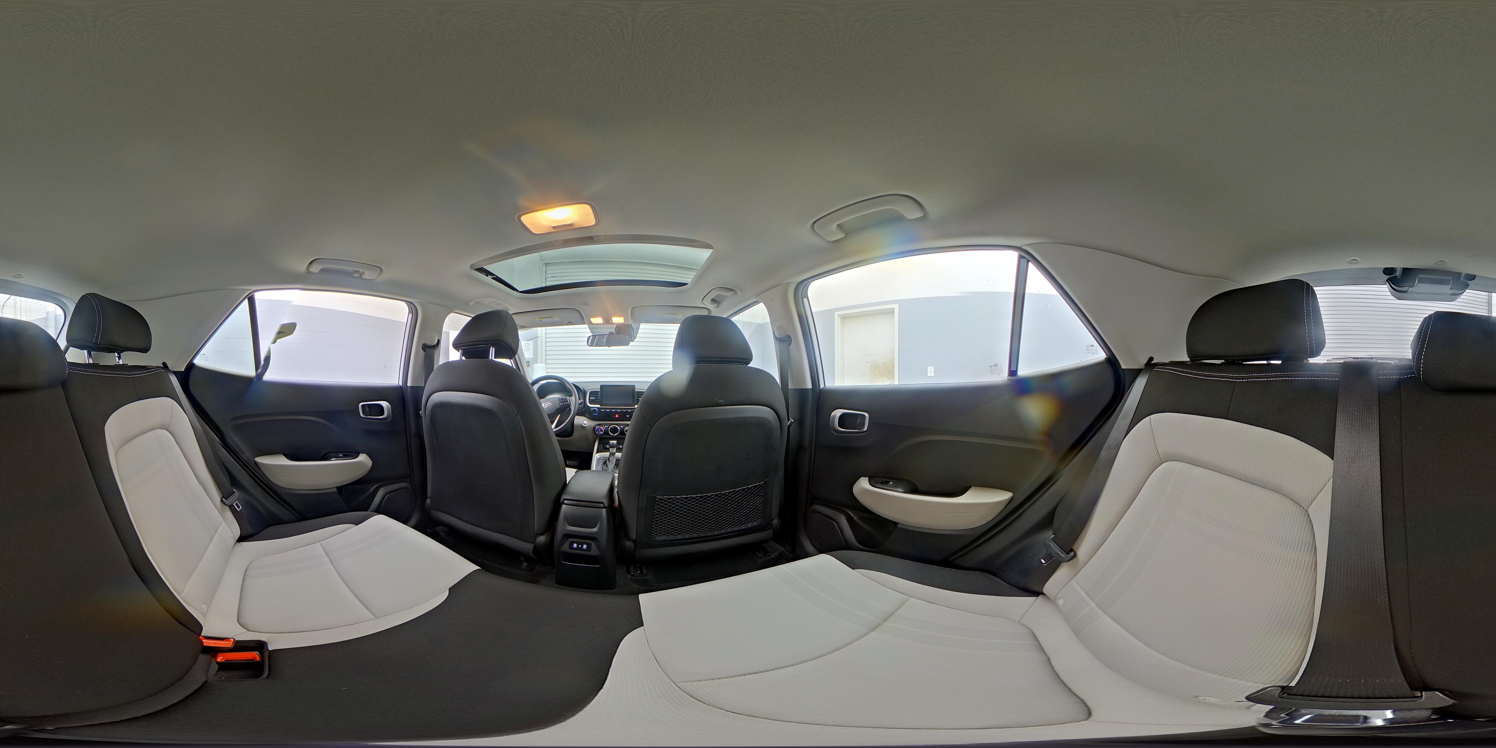 2025 Hyundai Venue SEL - Photo 26