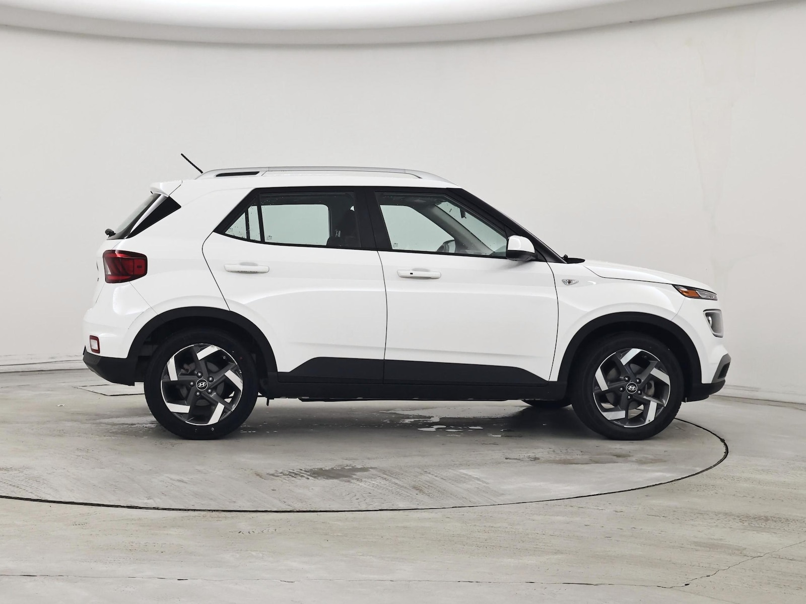 2025 Hyundai Venue SEL - Photo 8