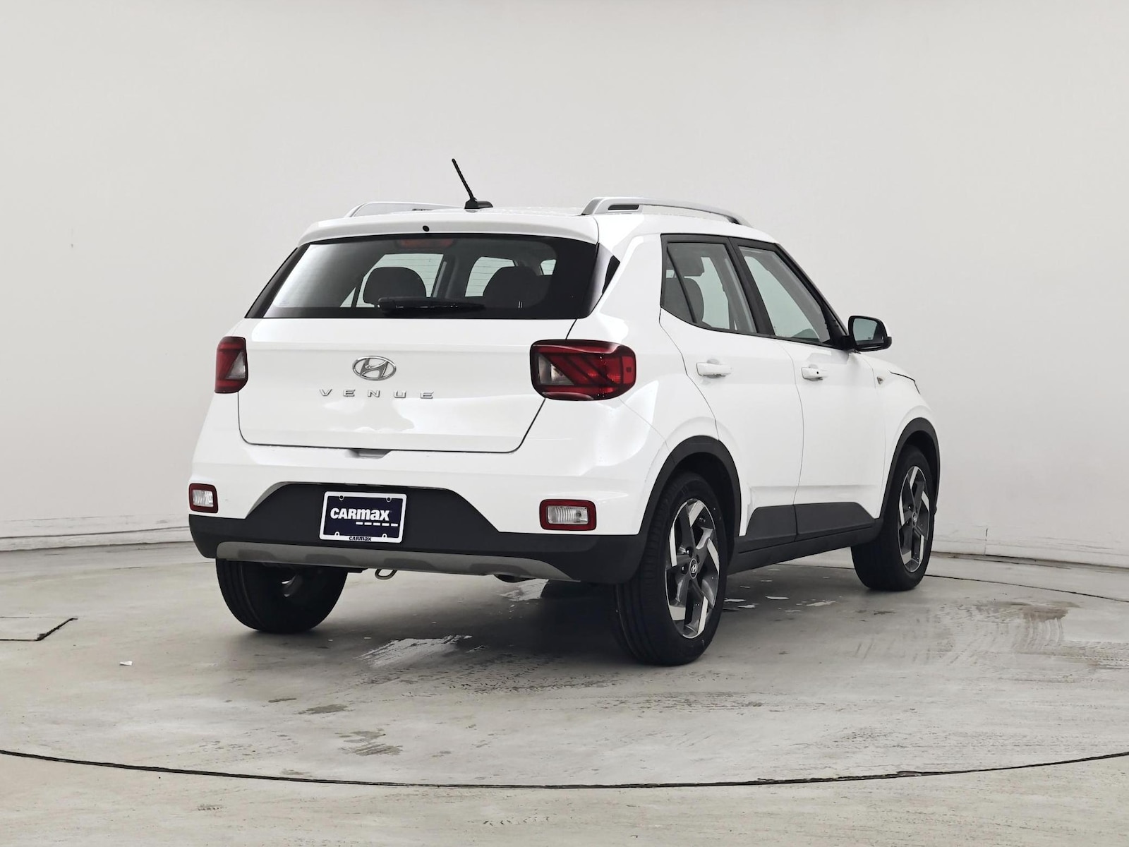 2025 Hyundai Venue SEL - Photo 9