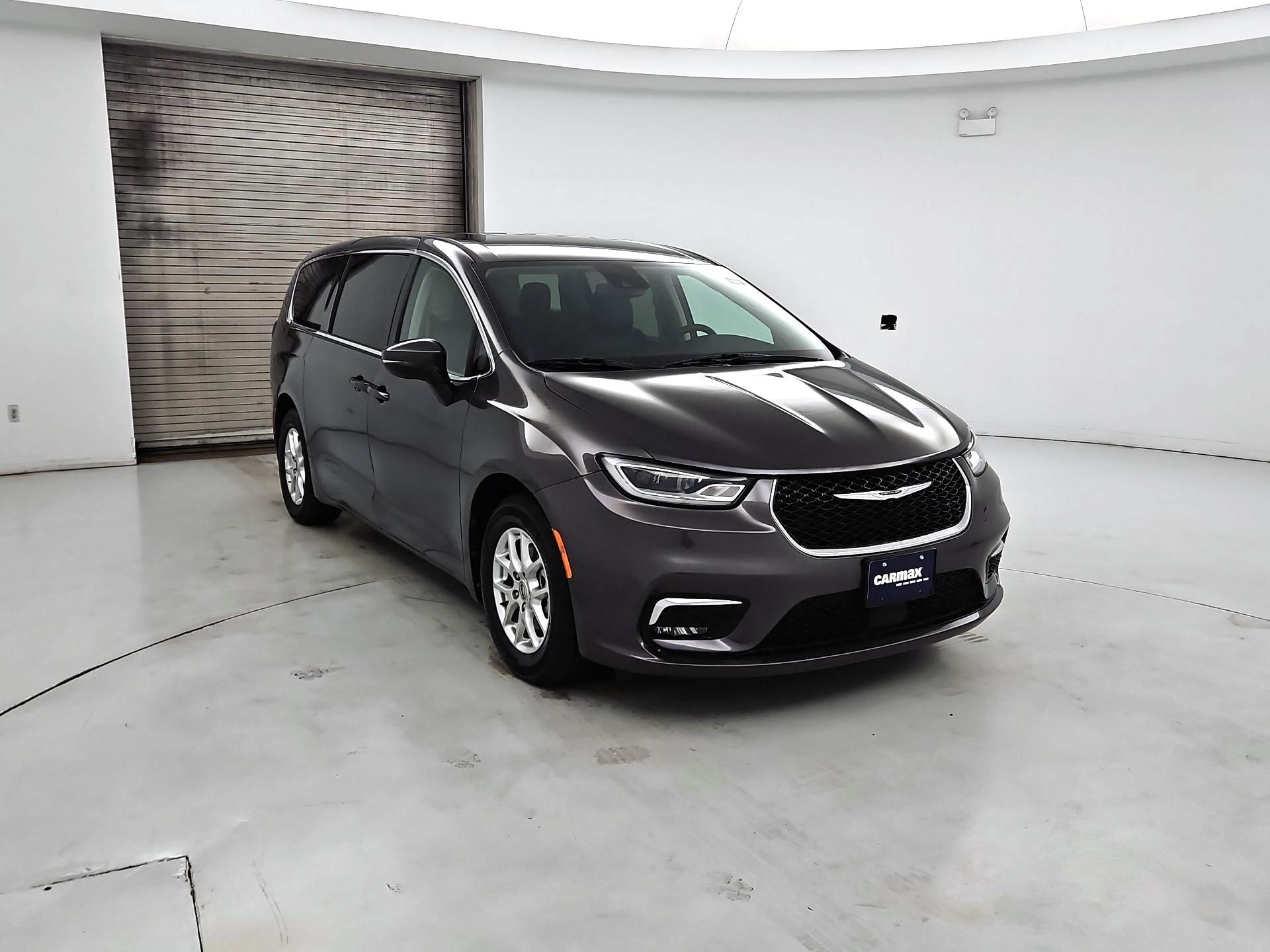 Thumbnail: 2023 Chrysler Pacifica - 1