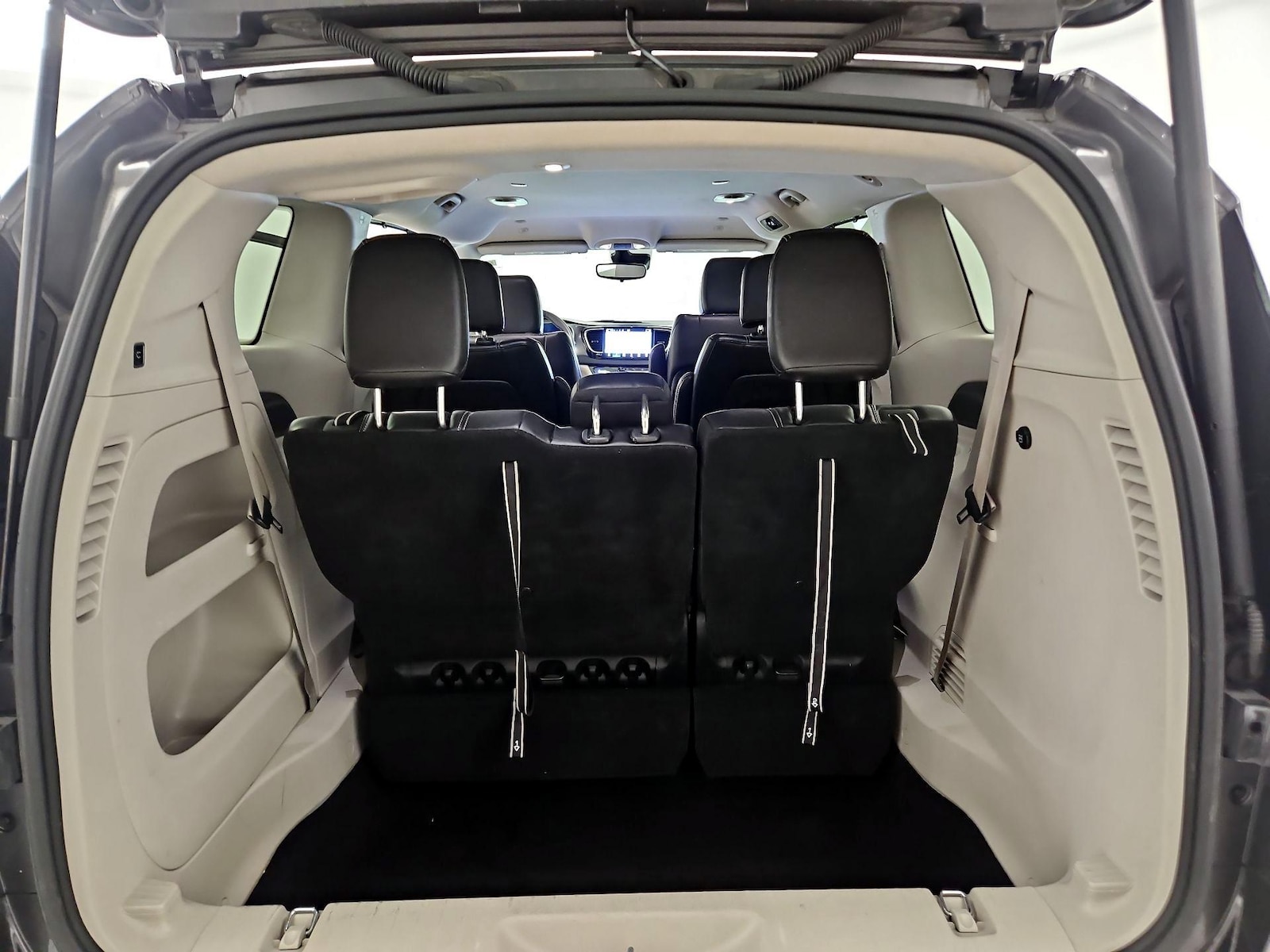 2023 Chrysler Pacifica Touring L - Photo 20