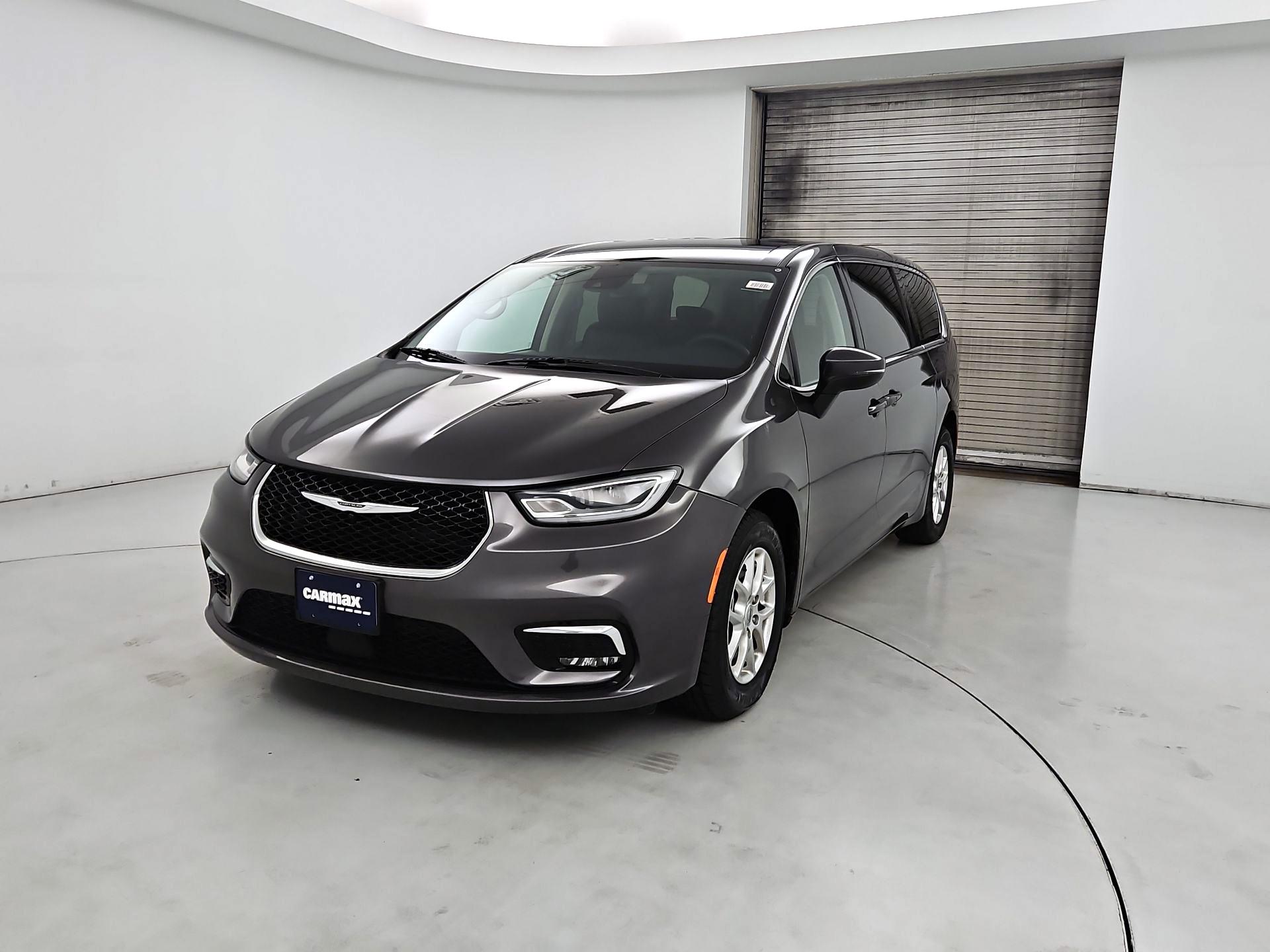 Thumbnail: 2023 Chrysler Pacifica - 3
