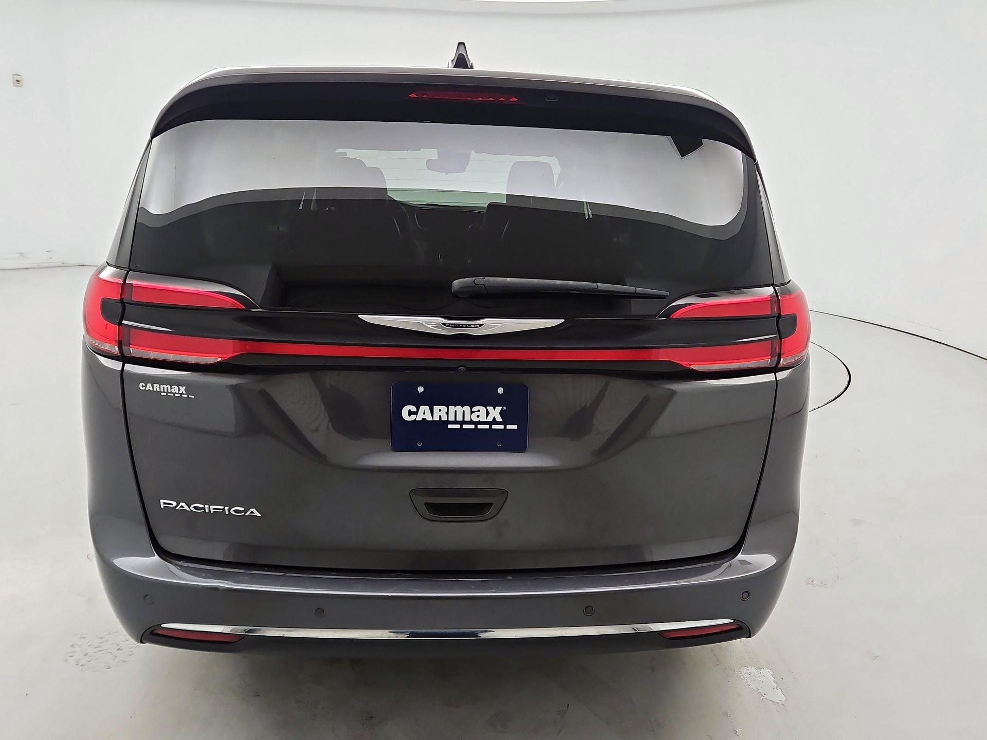 Thumbnail: 2023 Chrysler Pacifica - 6