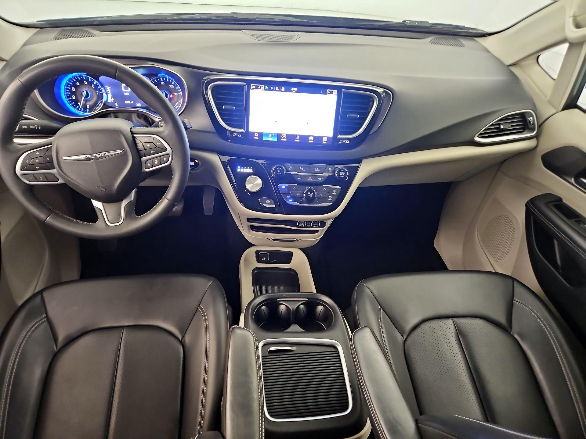 Thumbnail: 2023 Chrysler Pacifica - 8