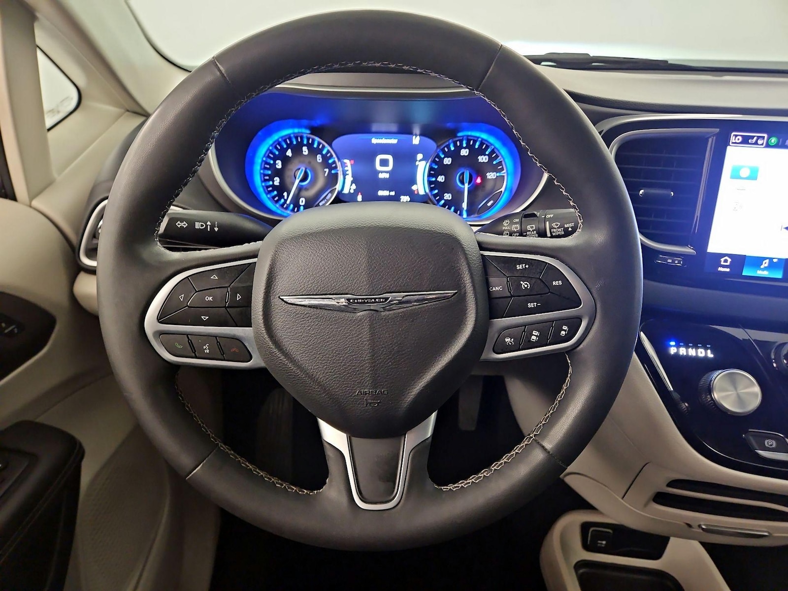 2023 Chrysler Pacifica Touring L - Photo 9