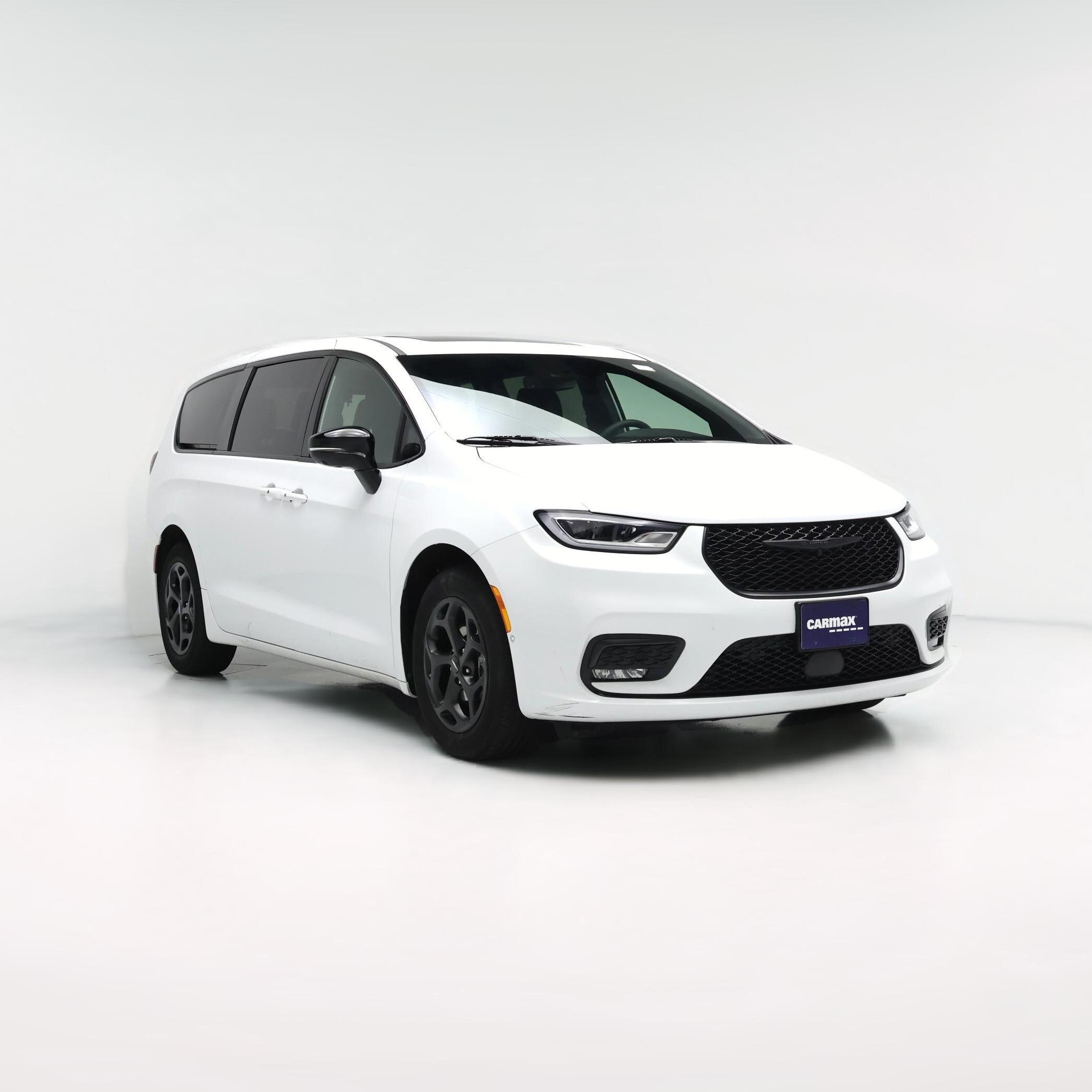 Thumbnail: 2023 Chrysler Pacifica - 1