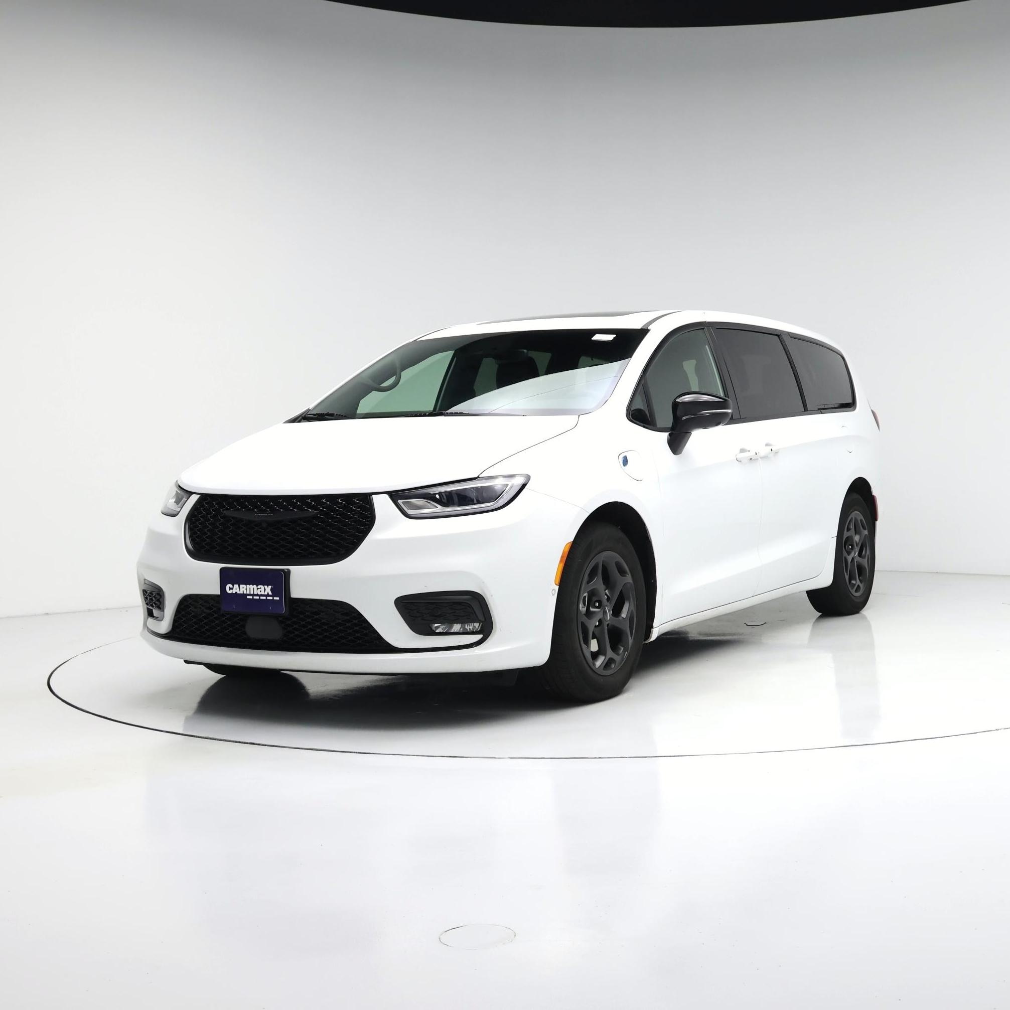 Thumbnail: 2023 Chrysler Pacifica - 4
