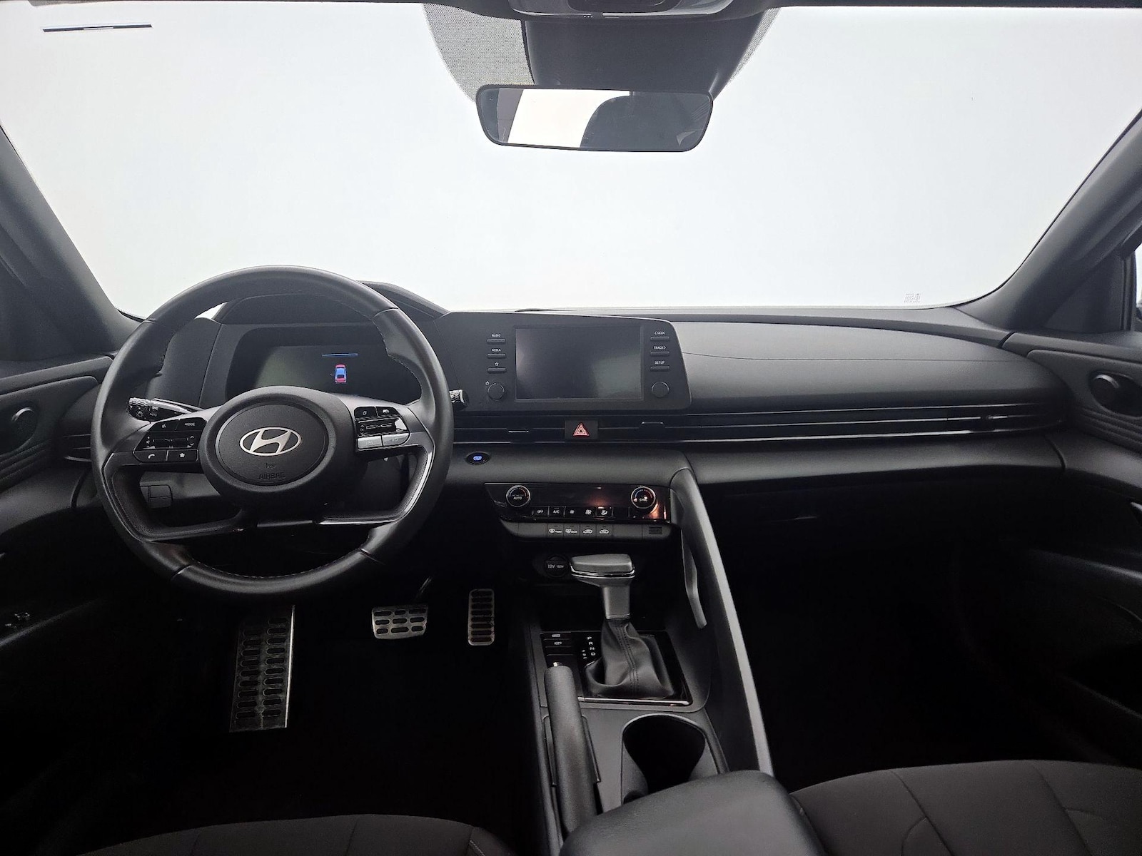 2025 Hyundai Elantra SEL - Photo 10