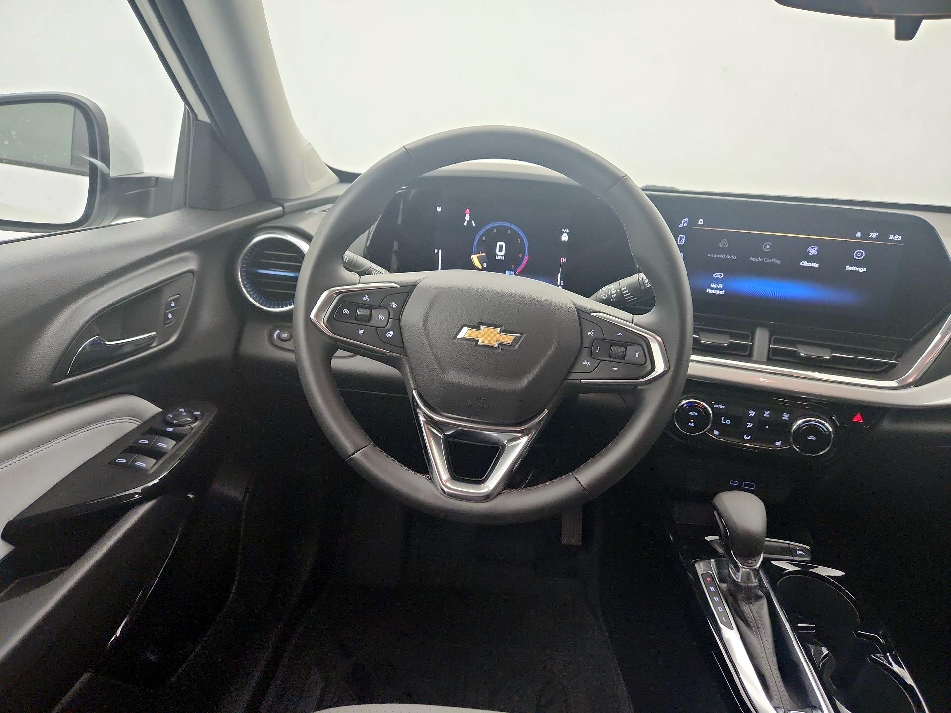 Thumbnail: 2025 Chevrolet Trax - 10