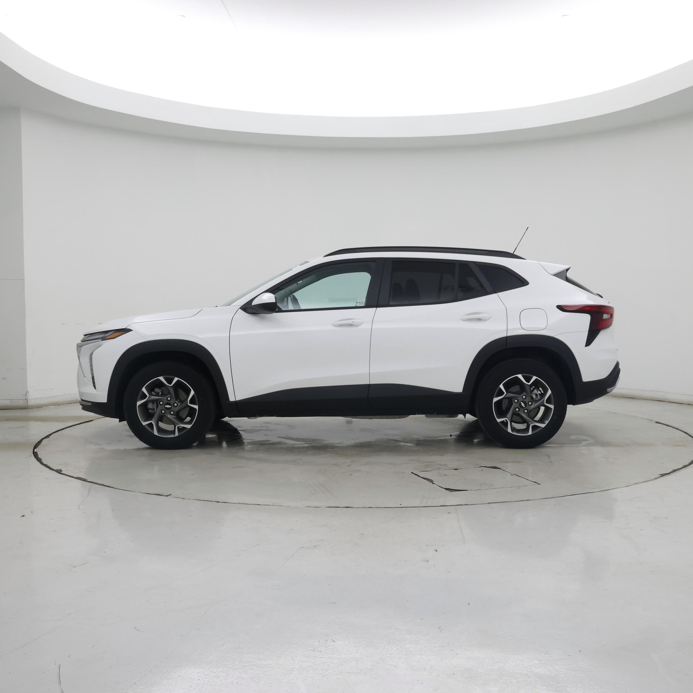 Thumbnail: 2025 Chevrolet Trax - 3