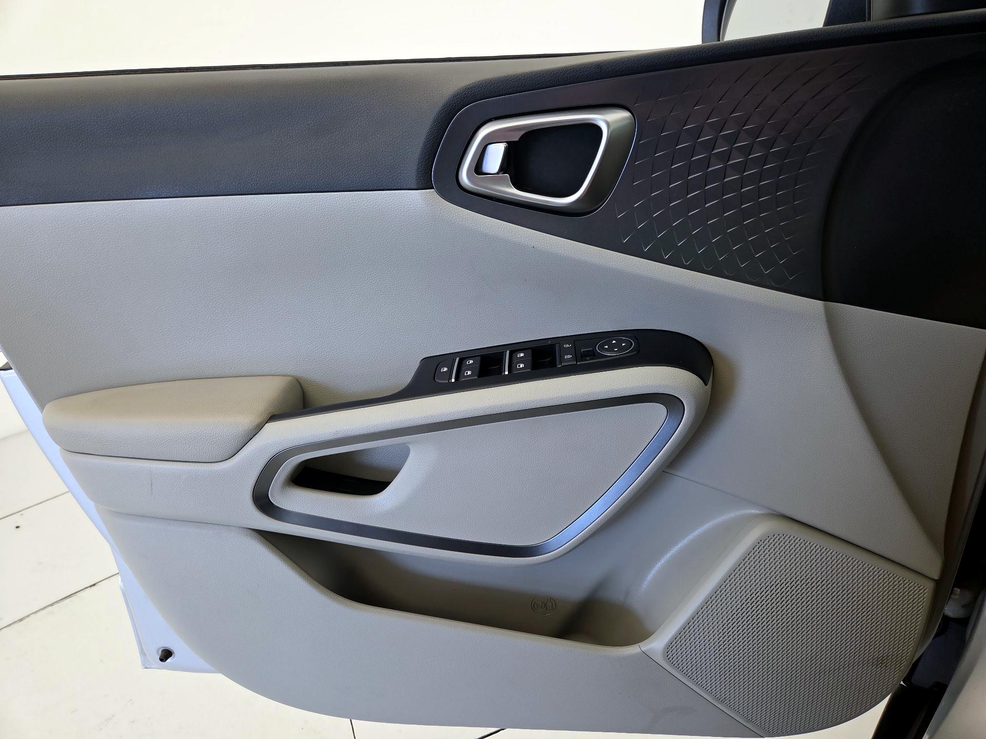 Thumbnail: 2021 Kia Soul - 12