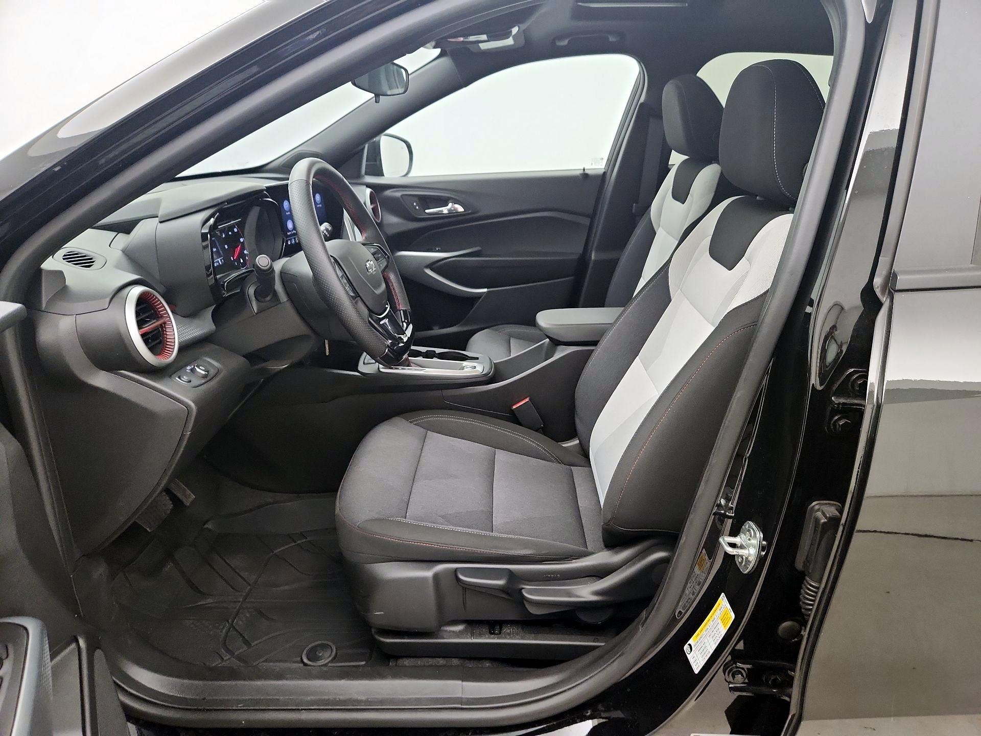 Thumbnail: 2025 Chevrolet Trax - 11