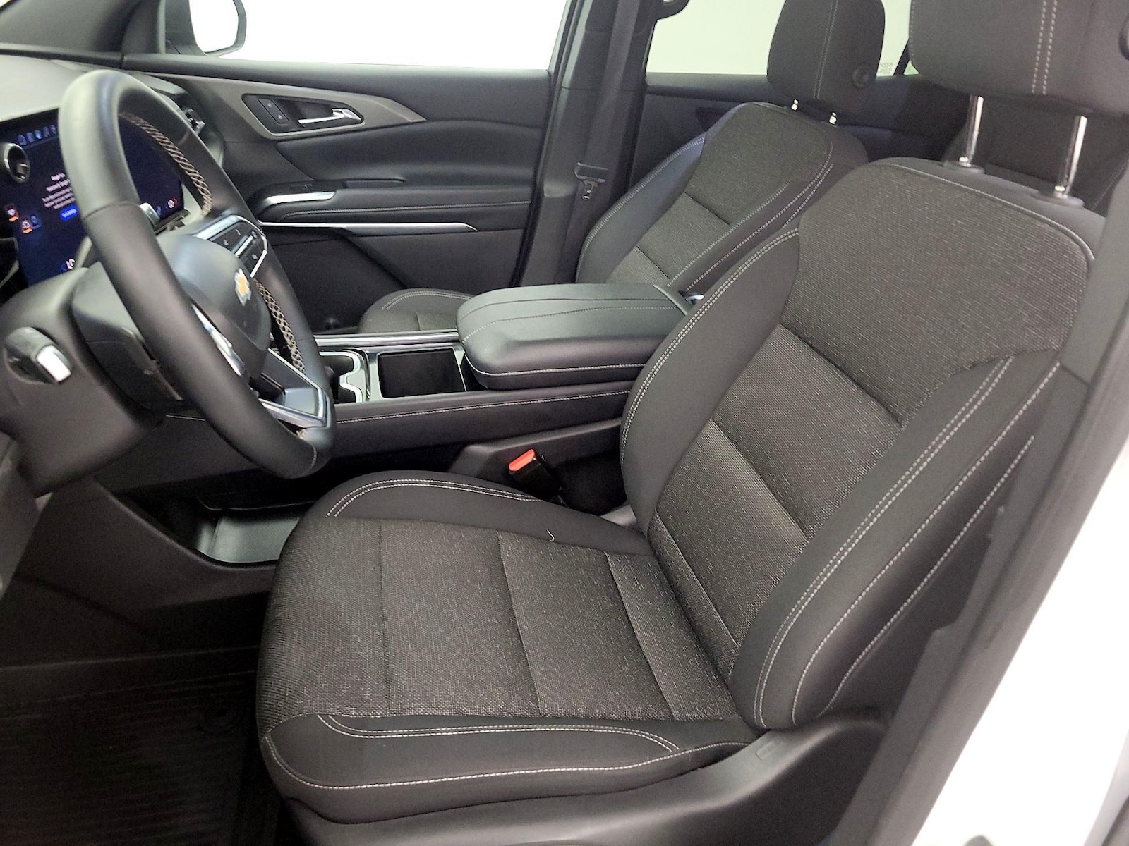 2025 Chevrolet Traverse LT - Photo 12