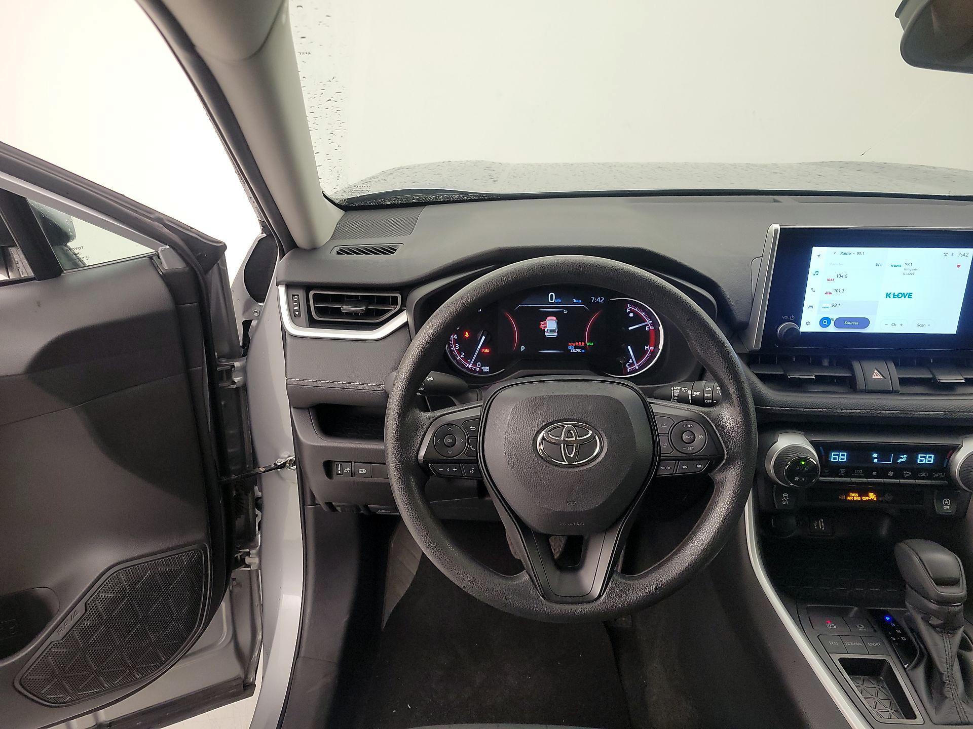 Thumbnail: 2025 Toyota RAV4 - 10