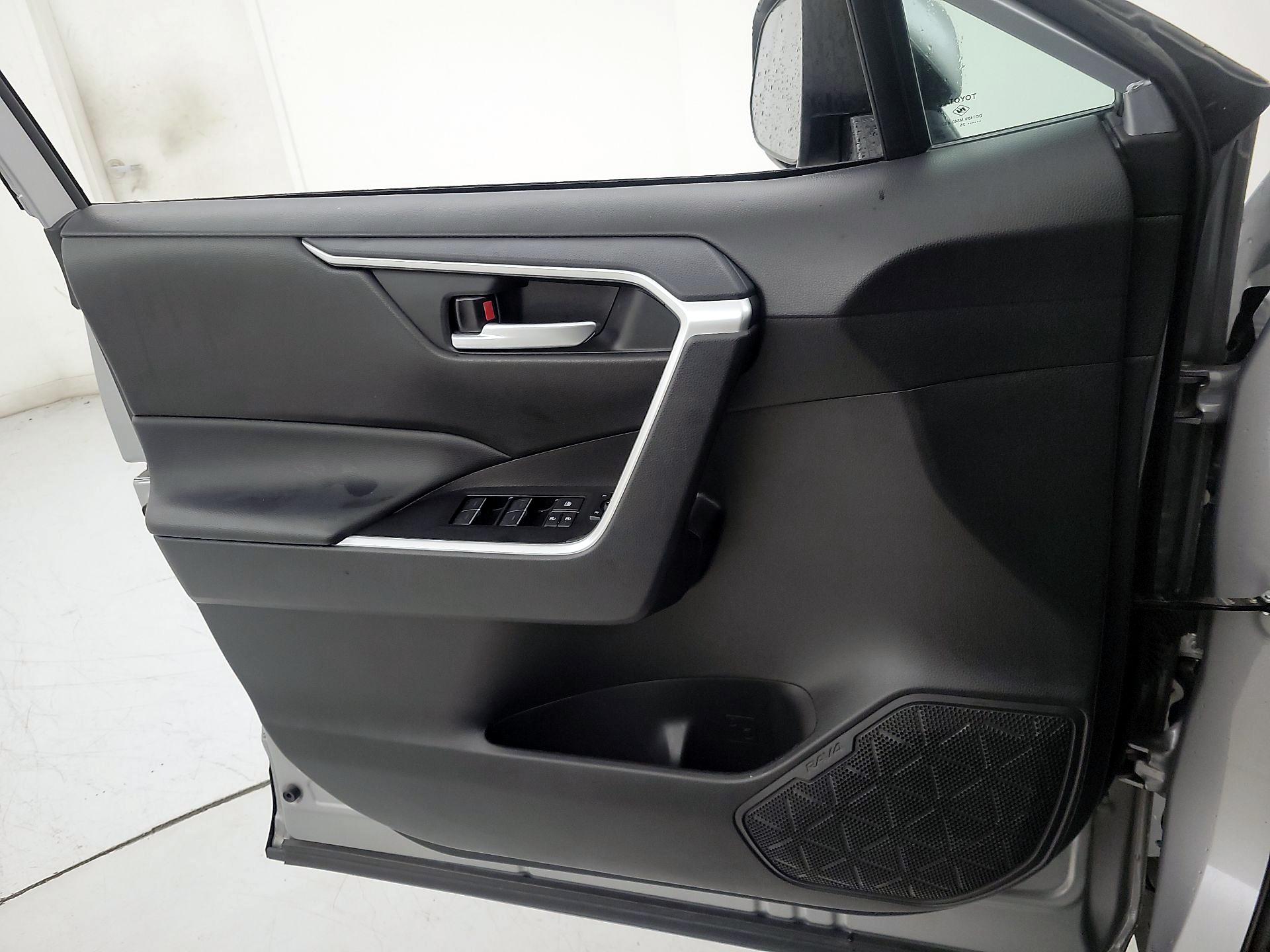 Thumbnail: 2025 Toyota RAV4 - 12