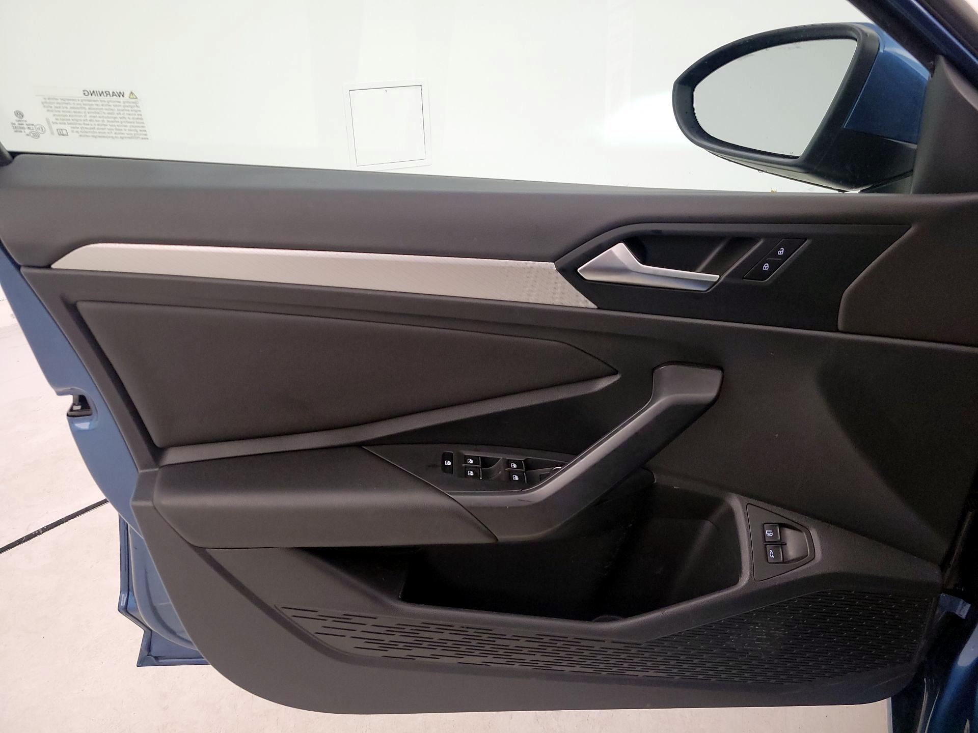 Thumbnail: 2021 Volkswagen Jetta - 12