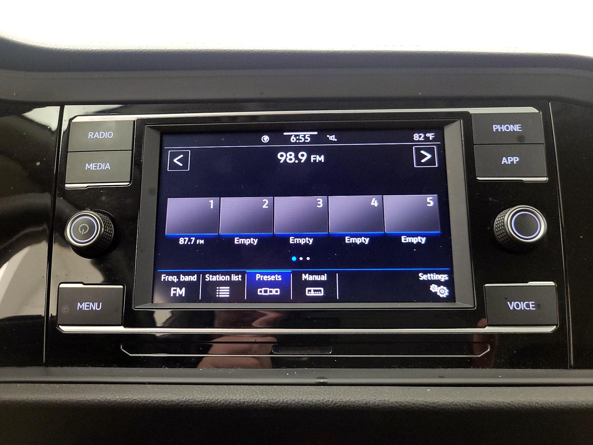 Thumbnail: 2021 Volkswagen Jetta - 15
