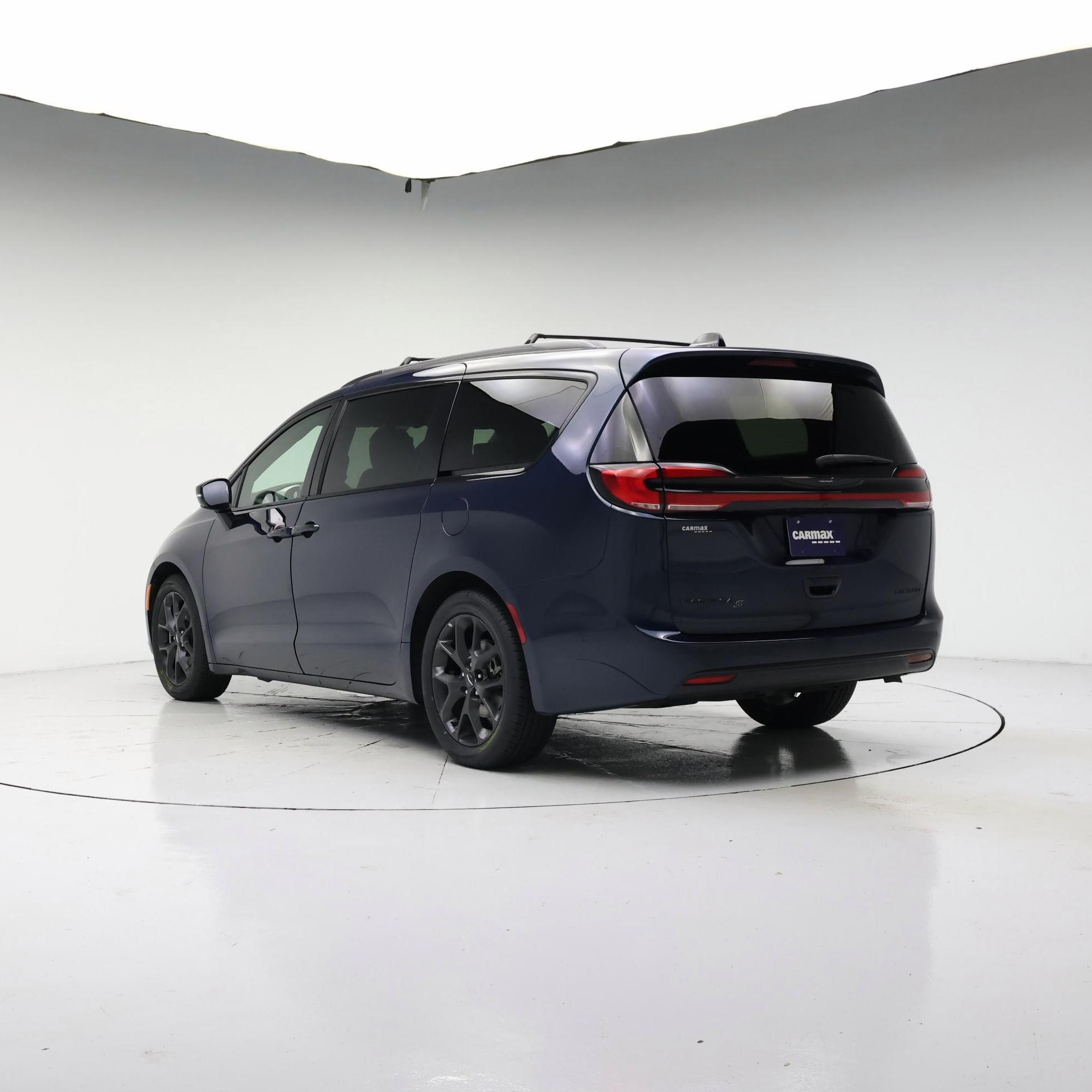 Thumbnail: 2023 Chrysler Pacifica - 2
