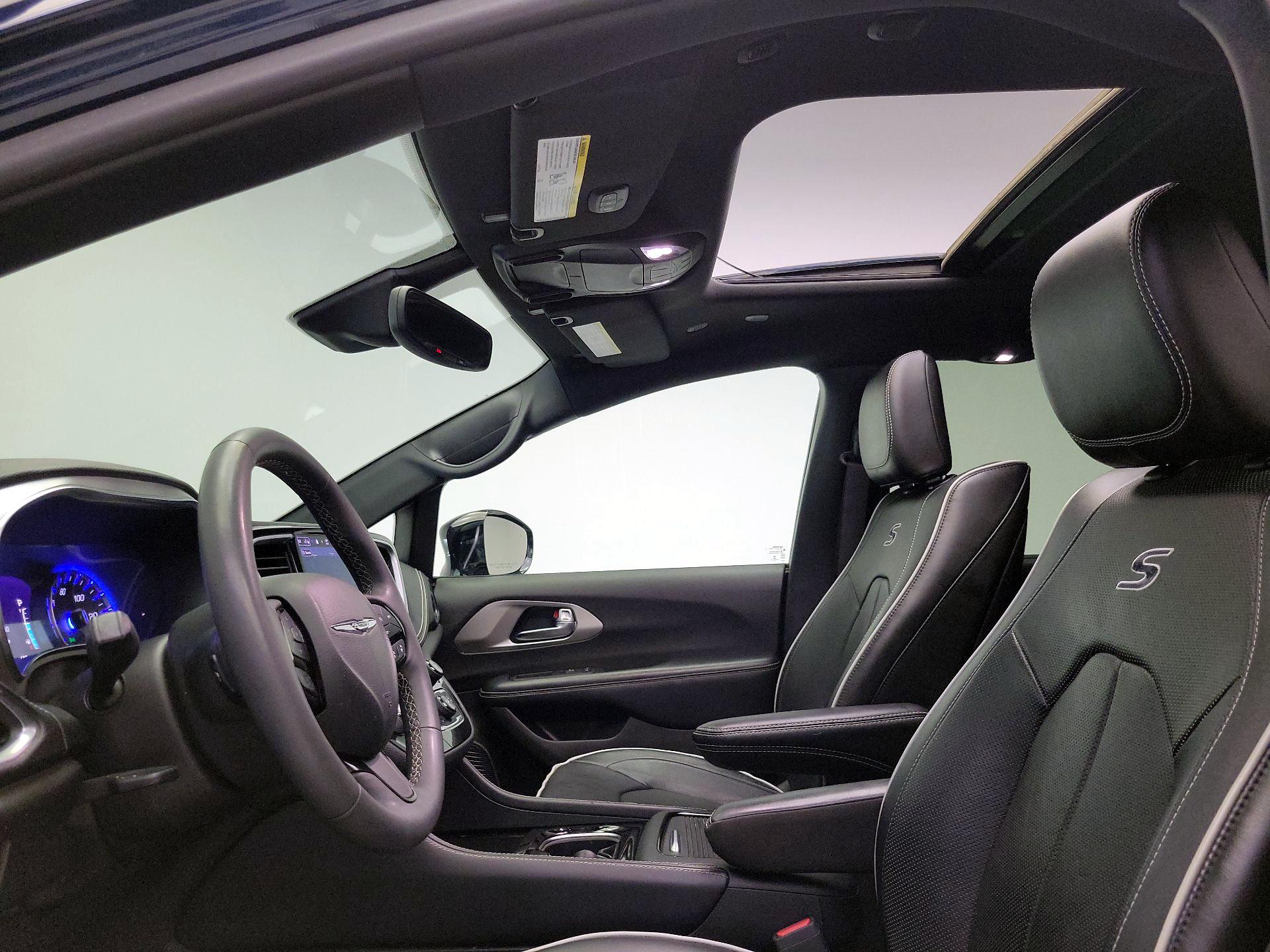 Thumbnail: 2023 Chrysler Pacifica - 20