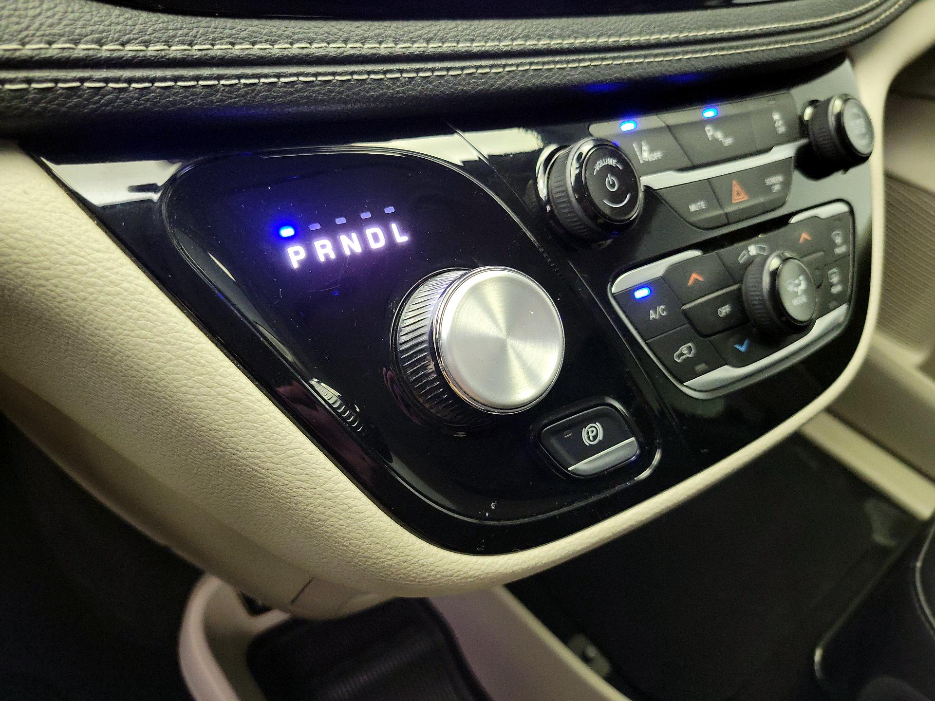 Thumbnail: 2024 Chrysler Pacifica - 18