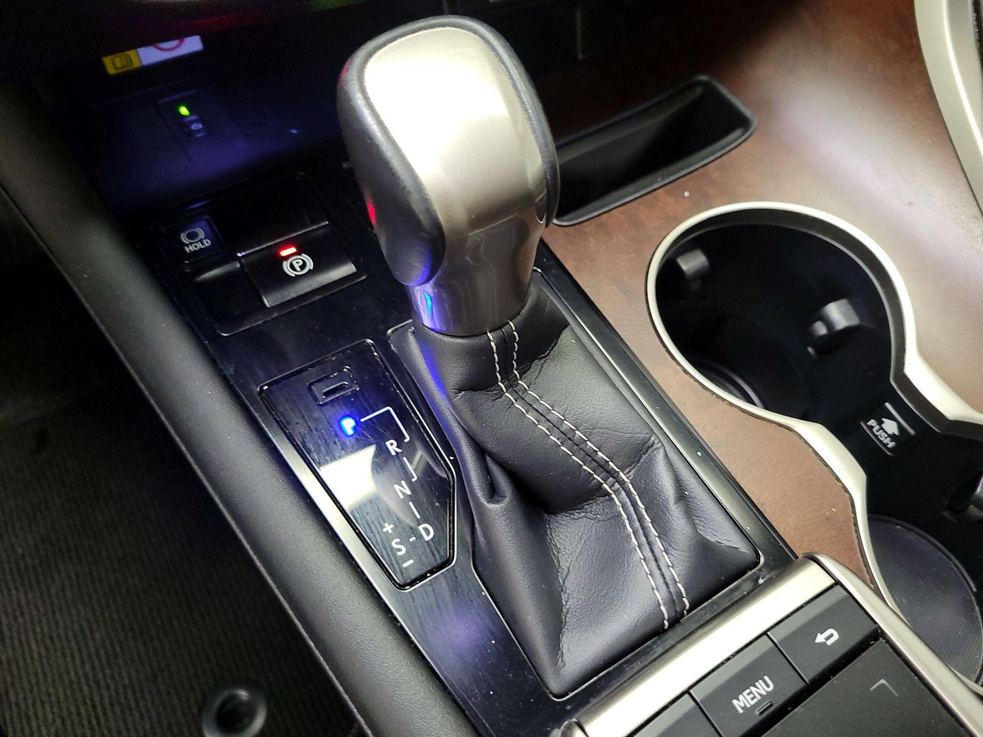 Thumbnail: 2021 Lexus RX - 18